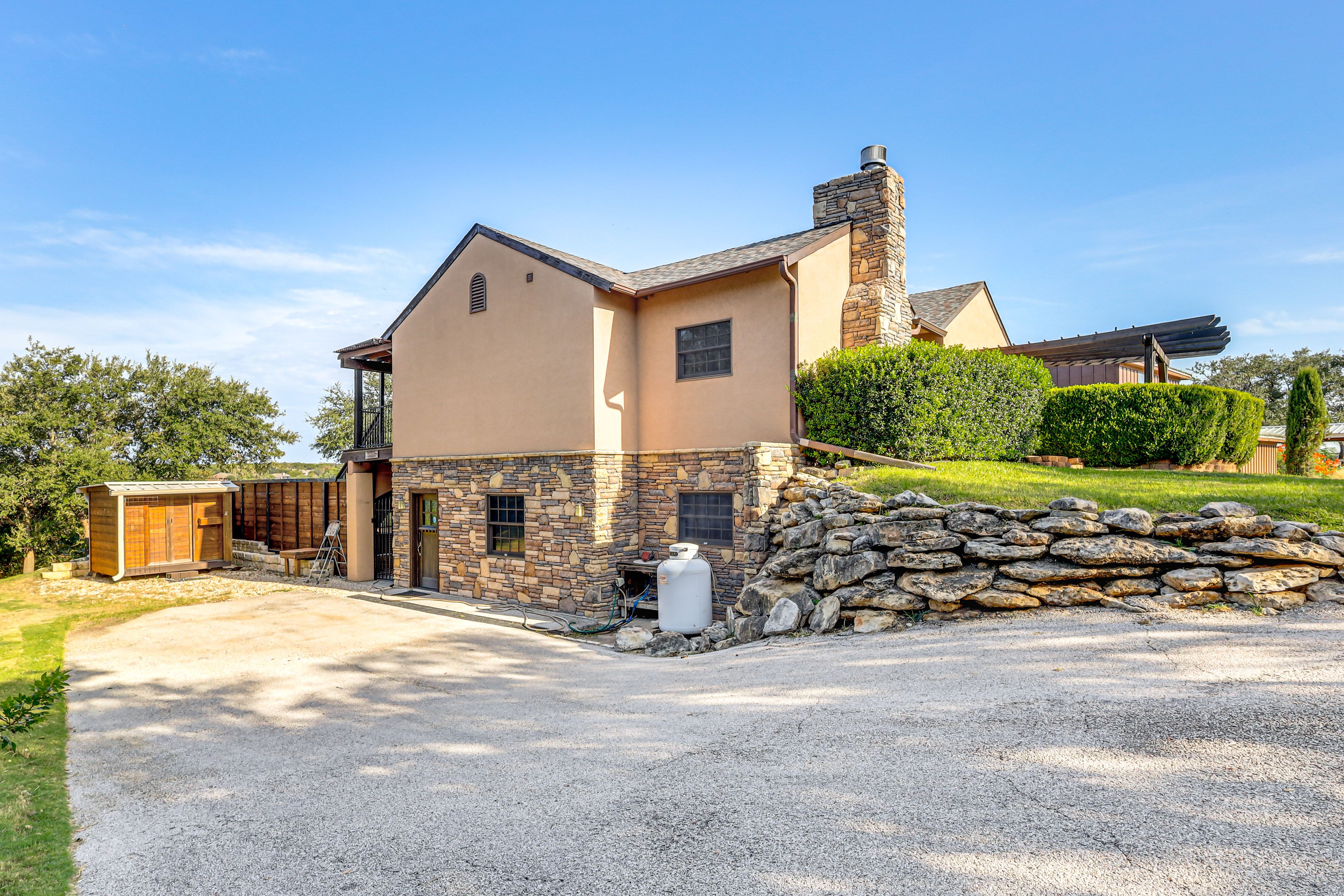 Parking | Driveway (3 Vehicles)