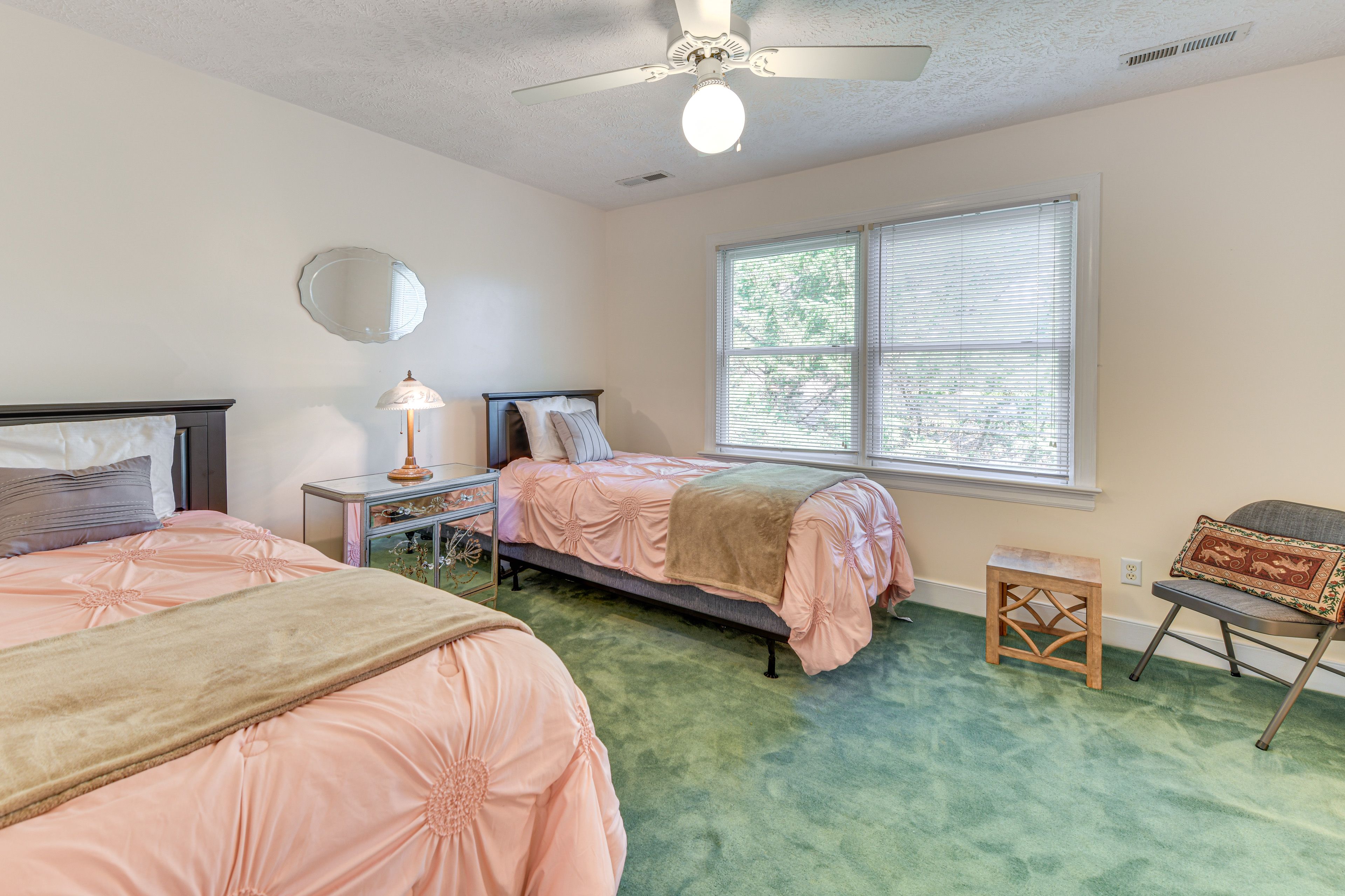 Bedroom 2 | 2nd Floor | 2 Twin Beds