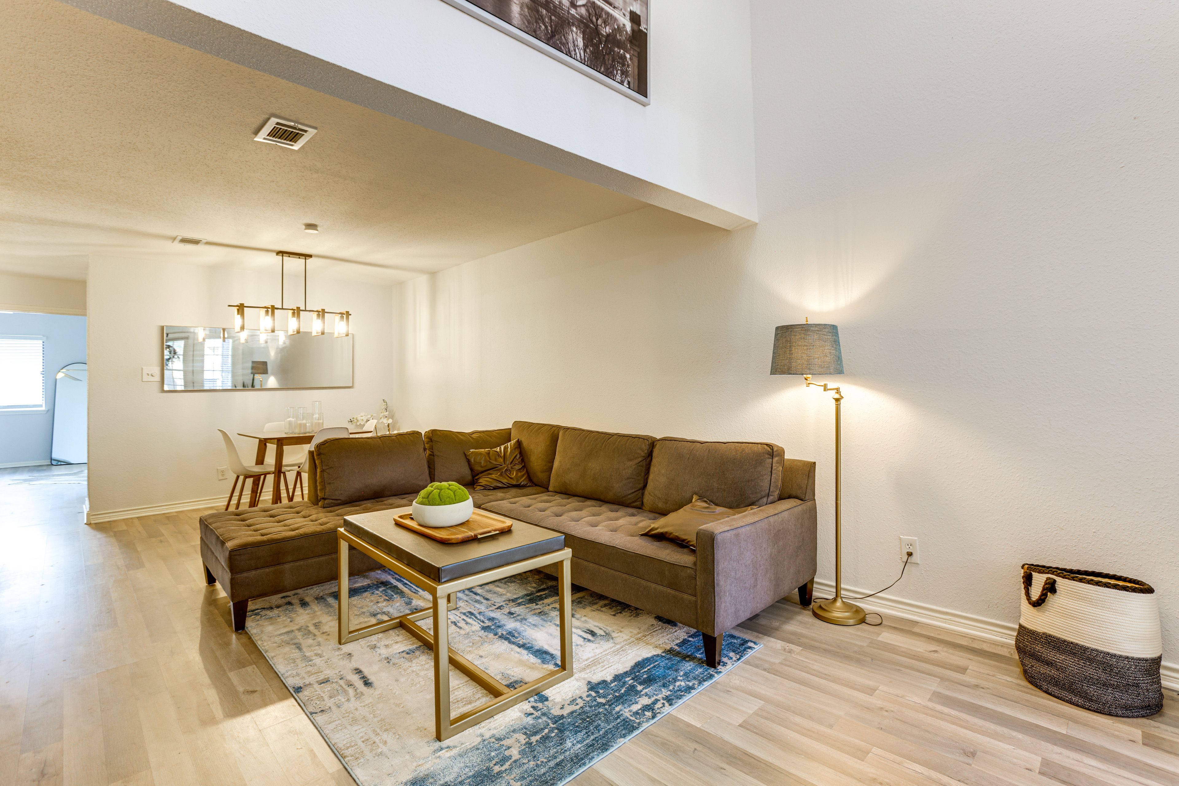 Living Room | 1st Floor | Smart TV