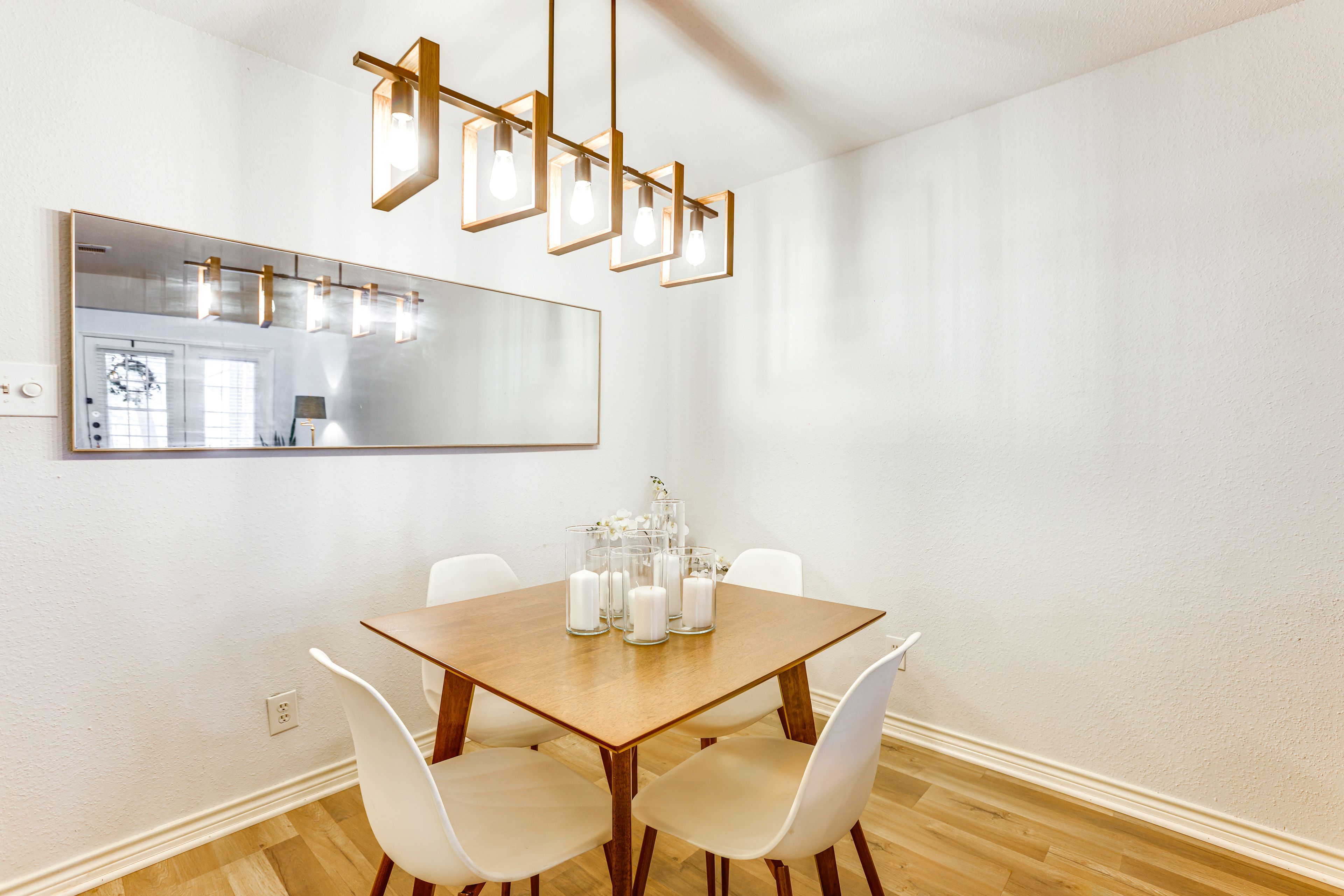 Dining Area | 1st Floor | Dishware/Flatware