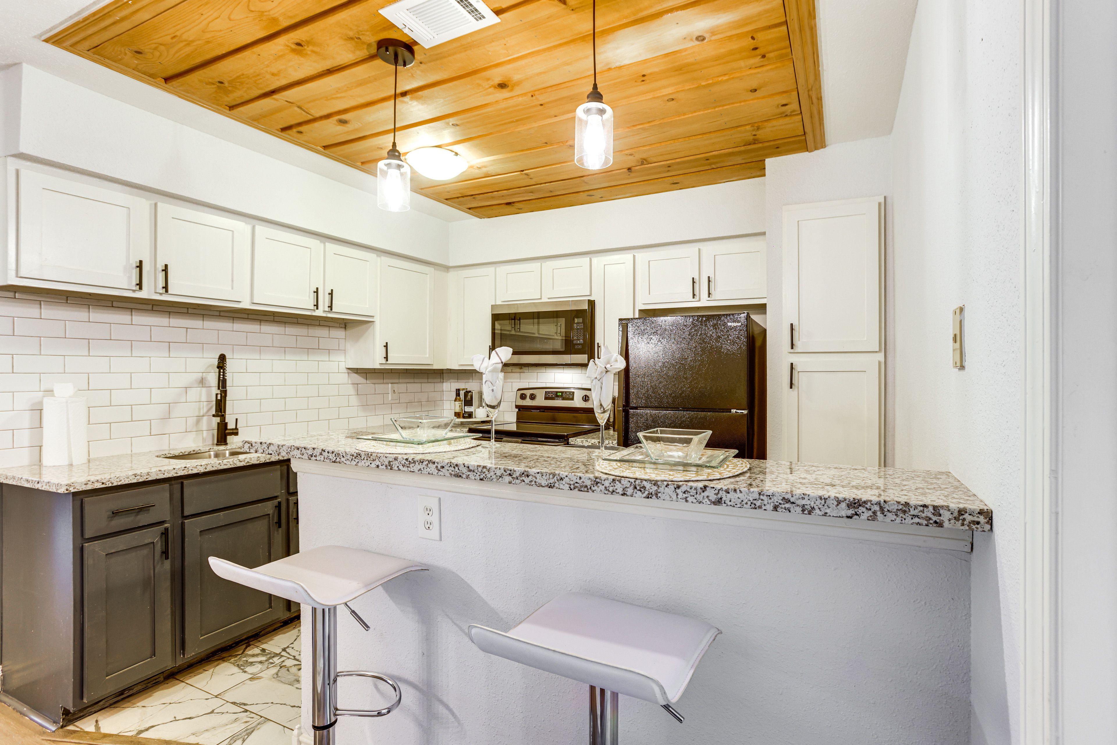 Kitchen | 1st Floor | Cooking Basics | Espresso Machine | Electric Kettle