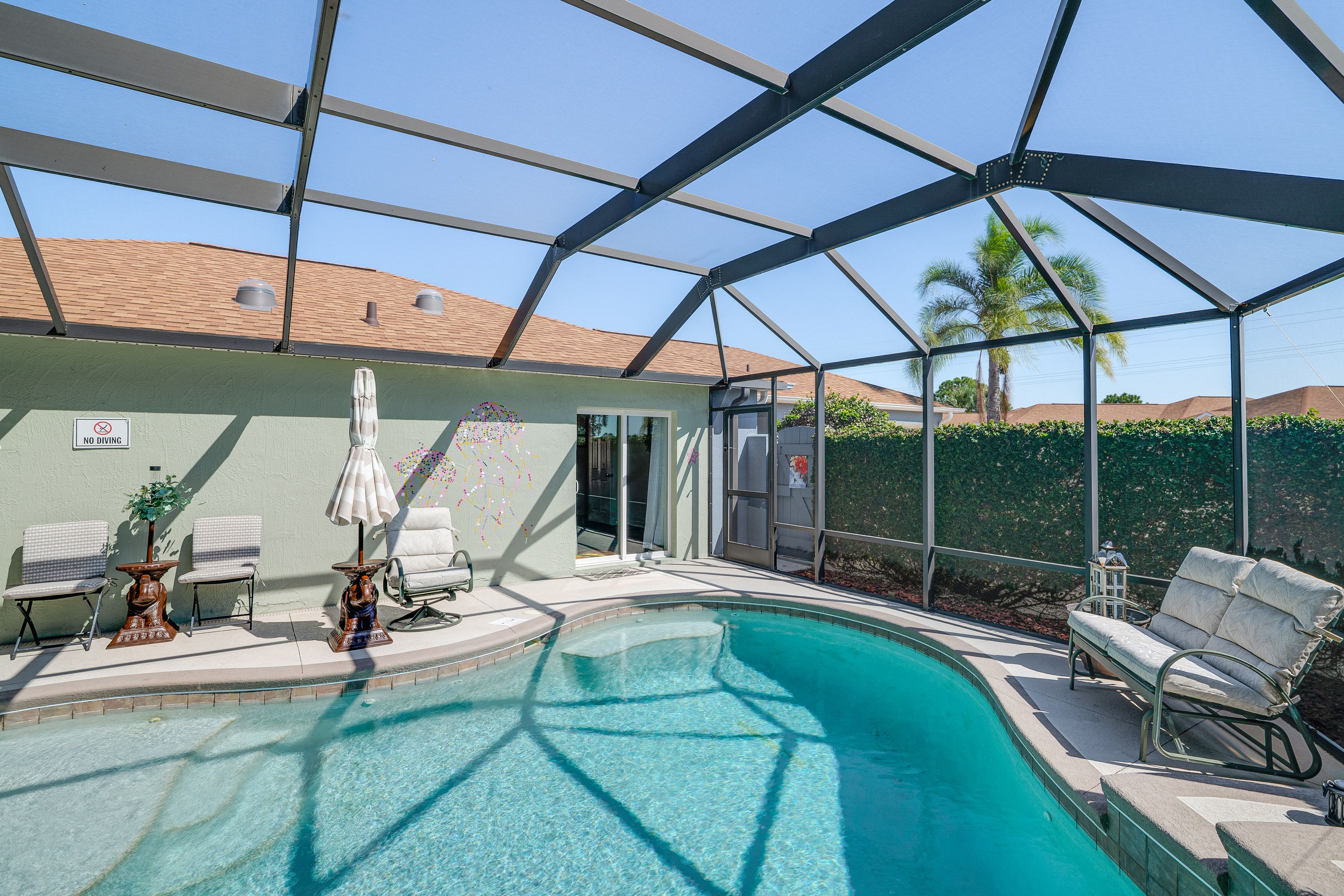 Private Pool | Solar-Panel Heating