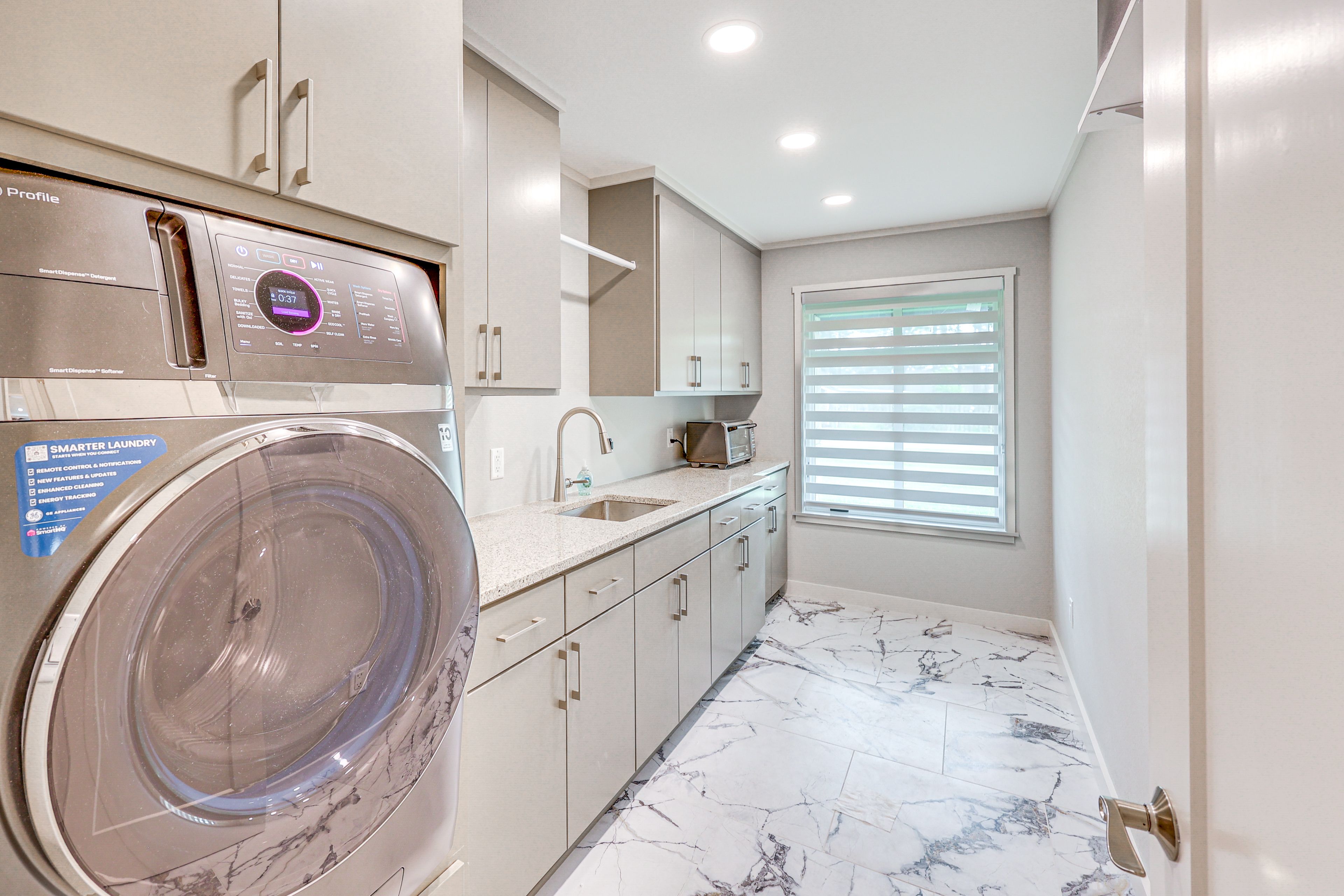 Laundry Room | Combination Washer/Dryer