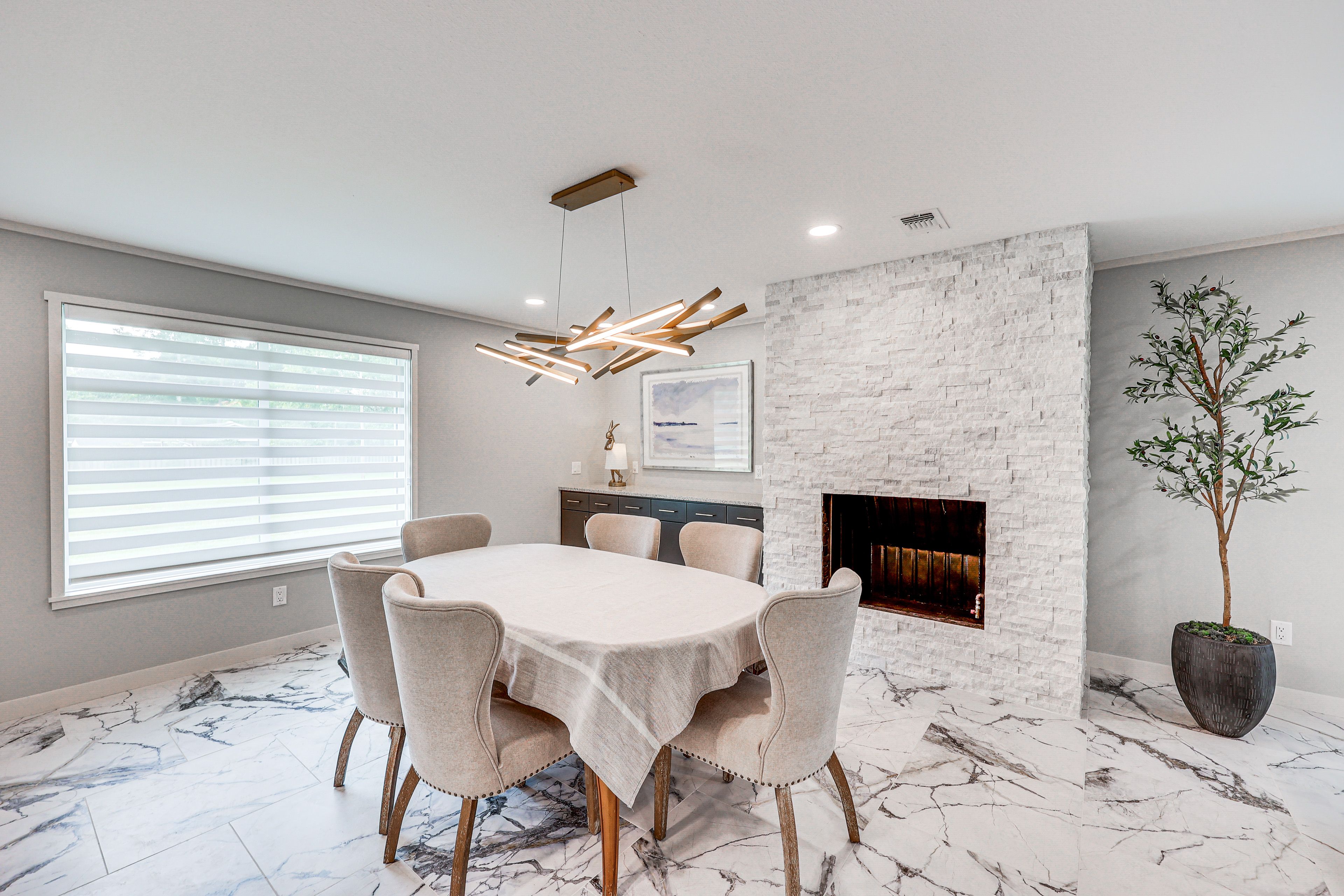 Dining Area | Open Floor Plan | Central A/C & Heating