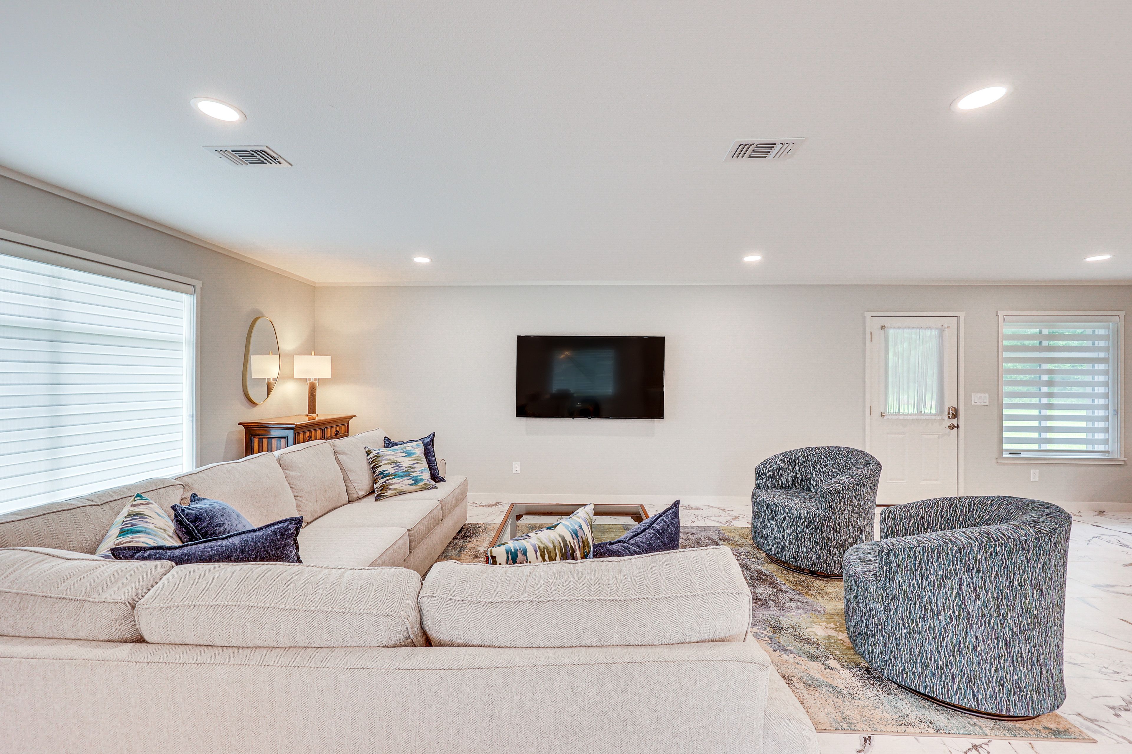 Living Room | Smart TV