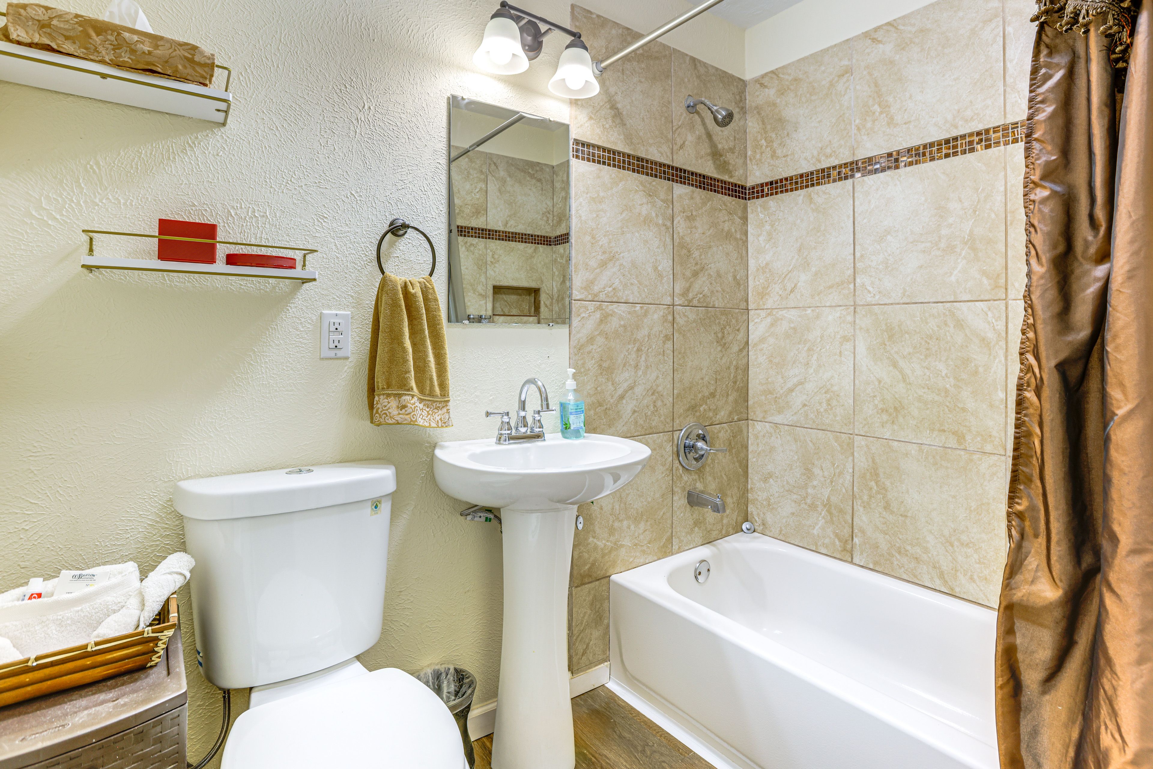 Full Bathroom