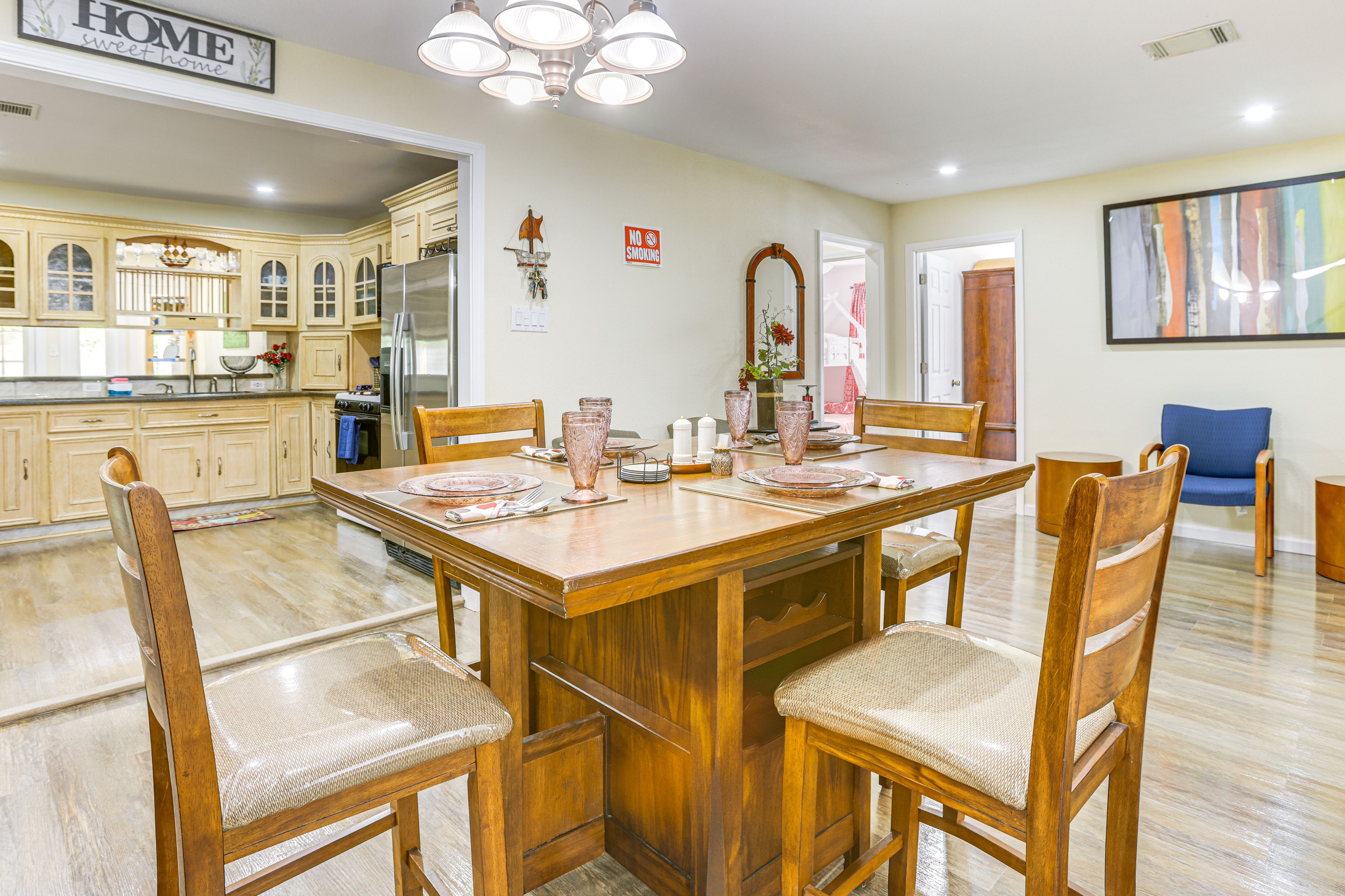 Dining Area | Dishware/Flatware