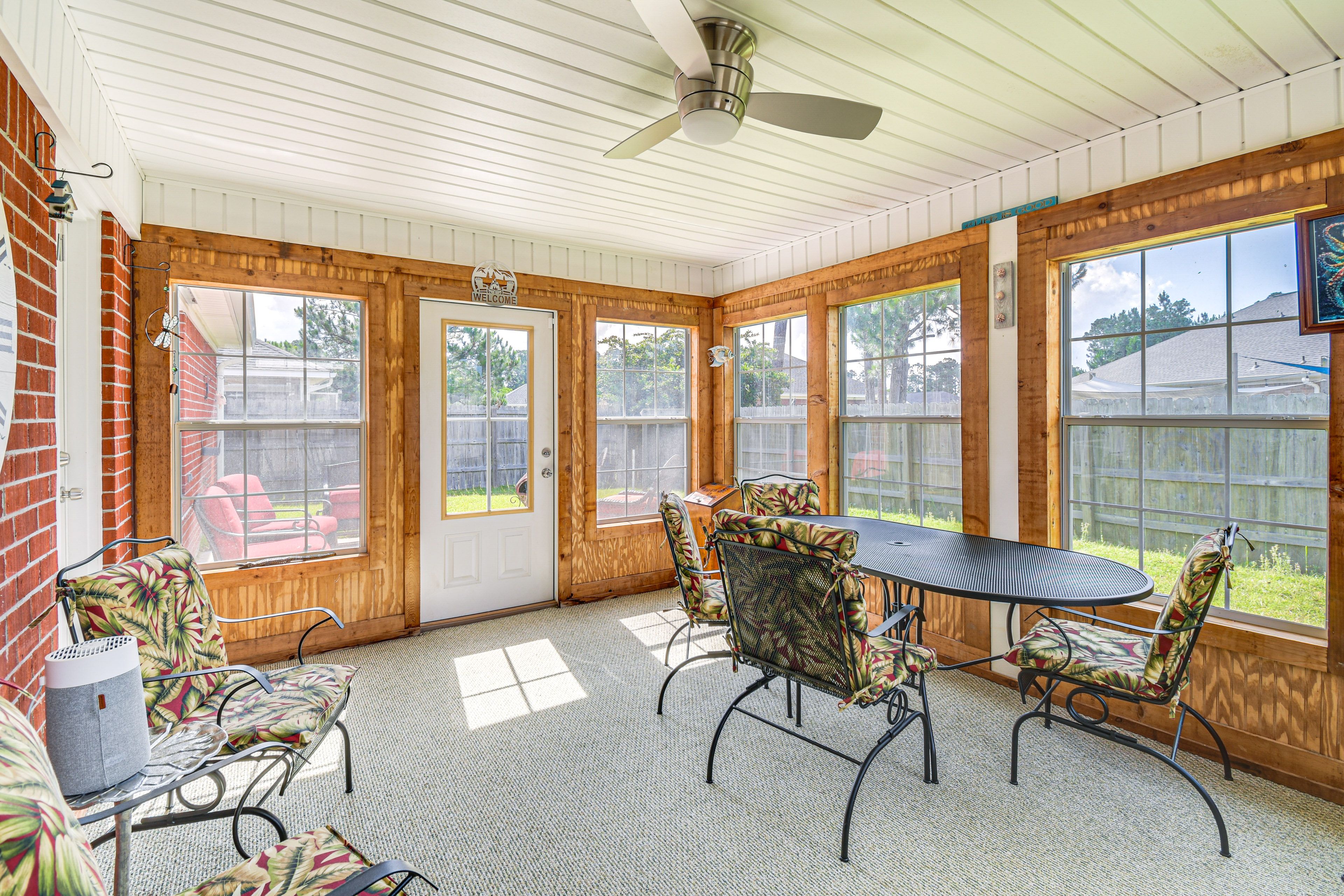 Sunroom | Outdoor Seating