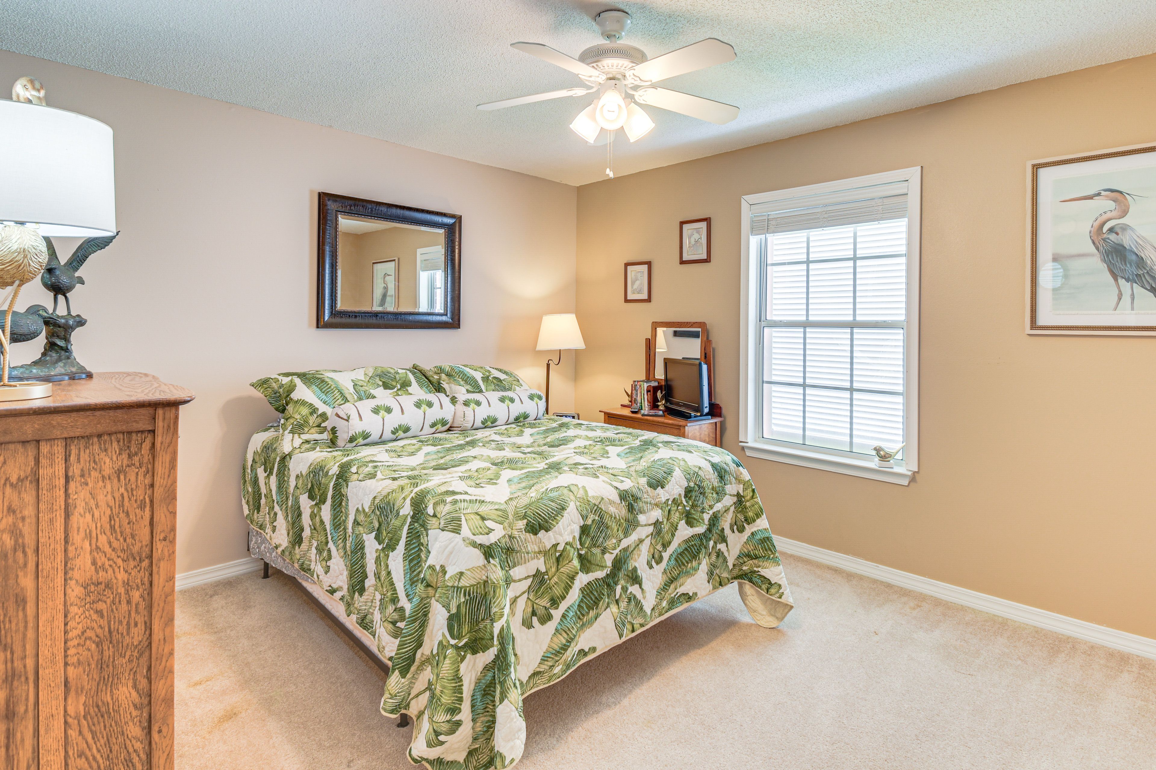 Bedroom 3 | Queen Bed