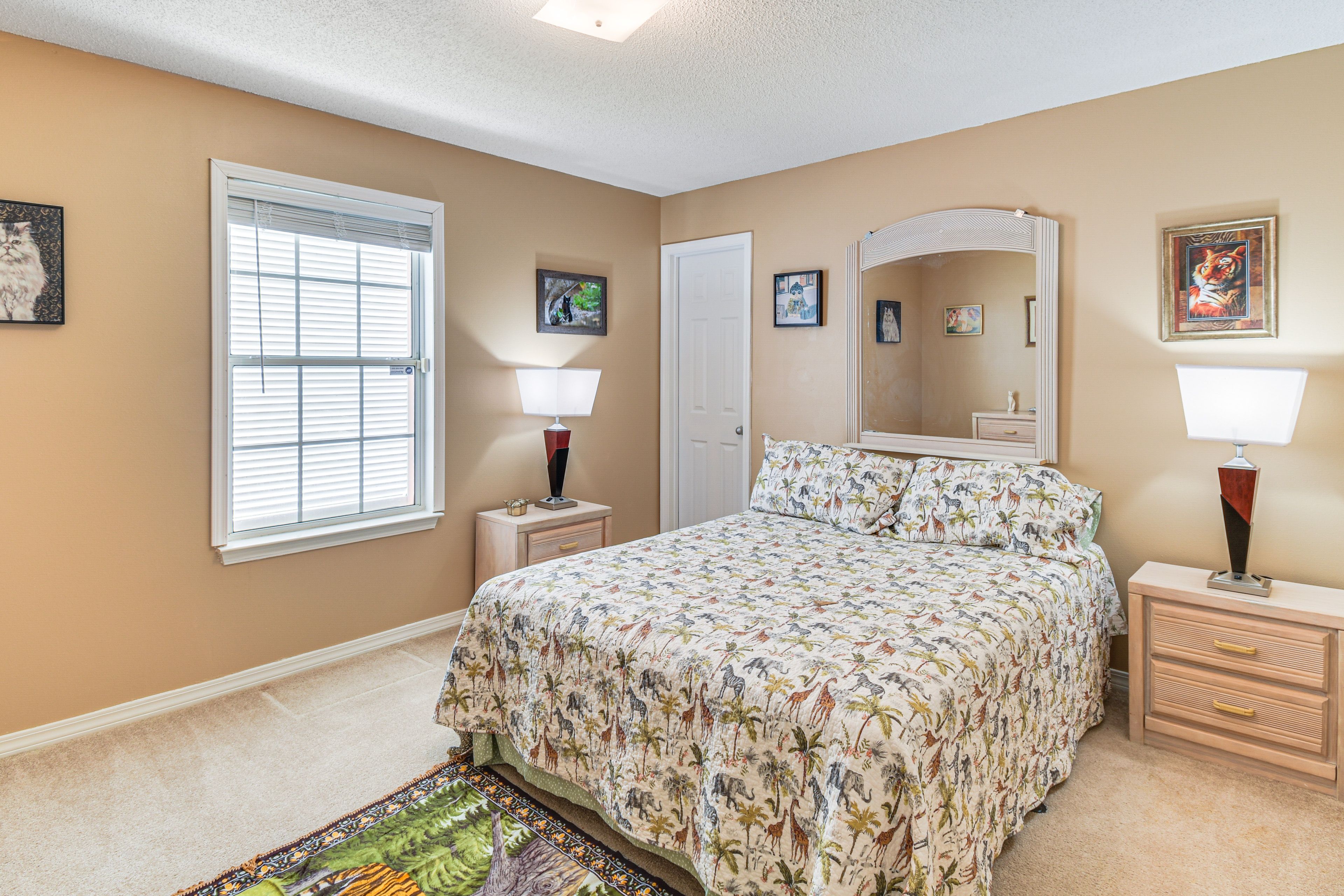 Bedroom 2 | Queen Bed