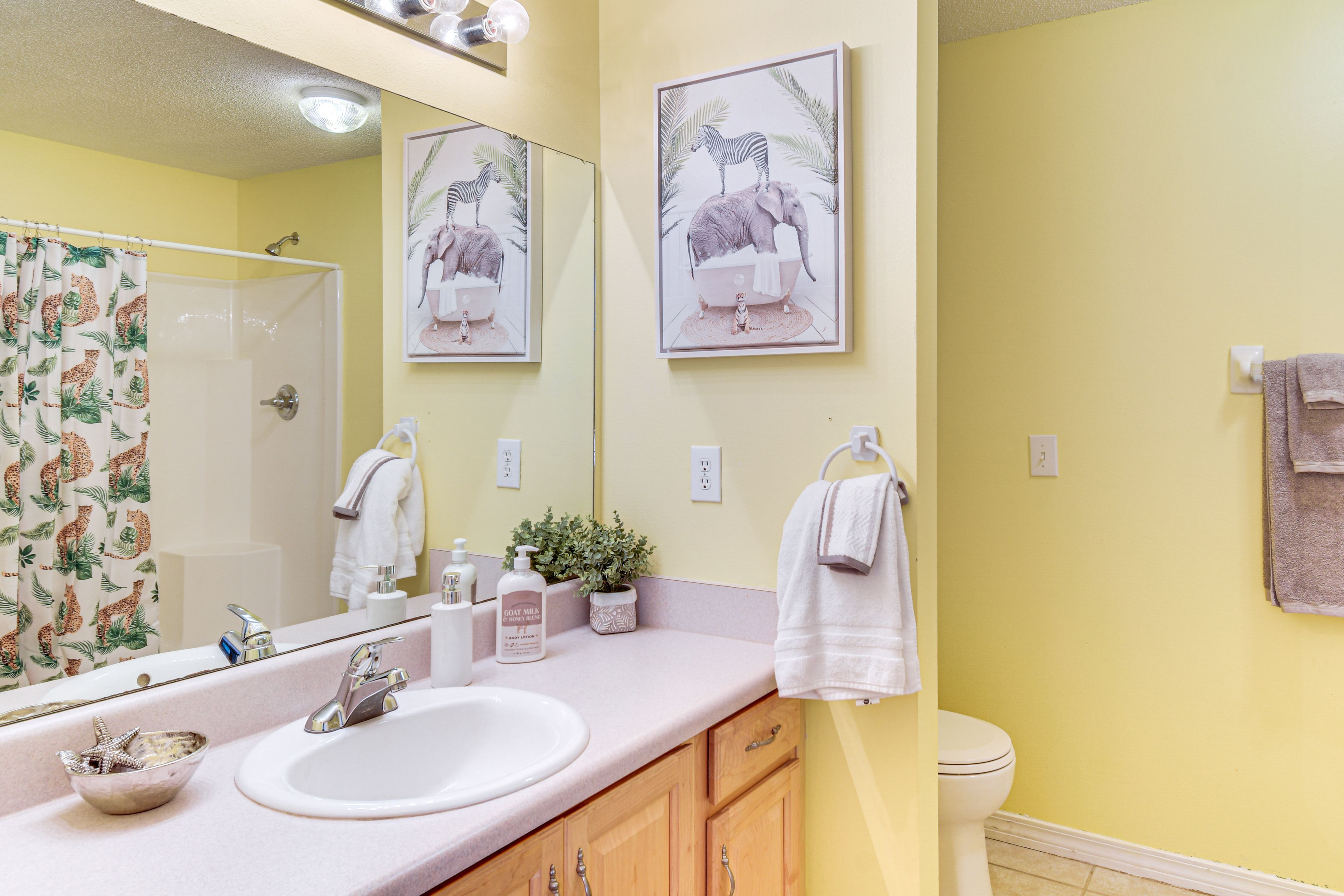 En-Suite Bathroom | Towels Provided