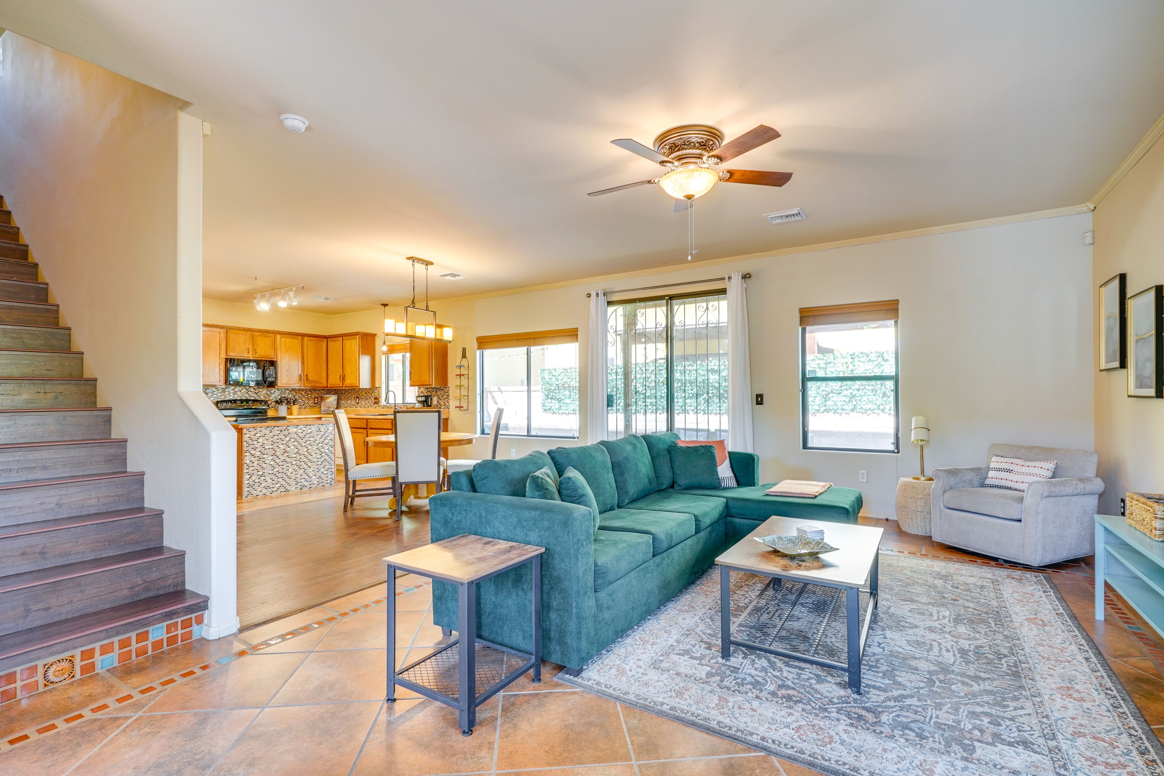 Living Room | Free WiFi | Smart TV | 1st Floor