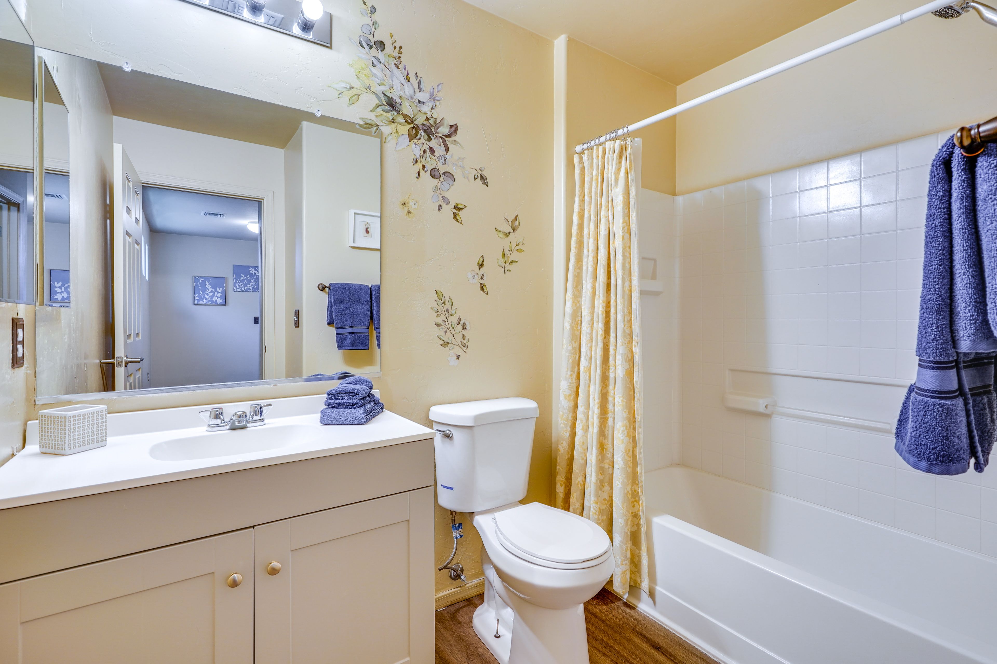 Full Bathroom | 2nd Floor