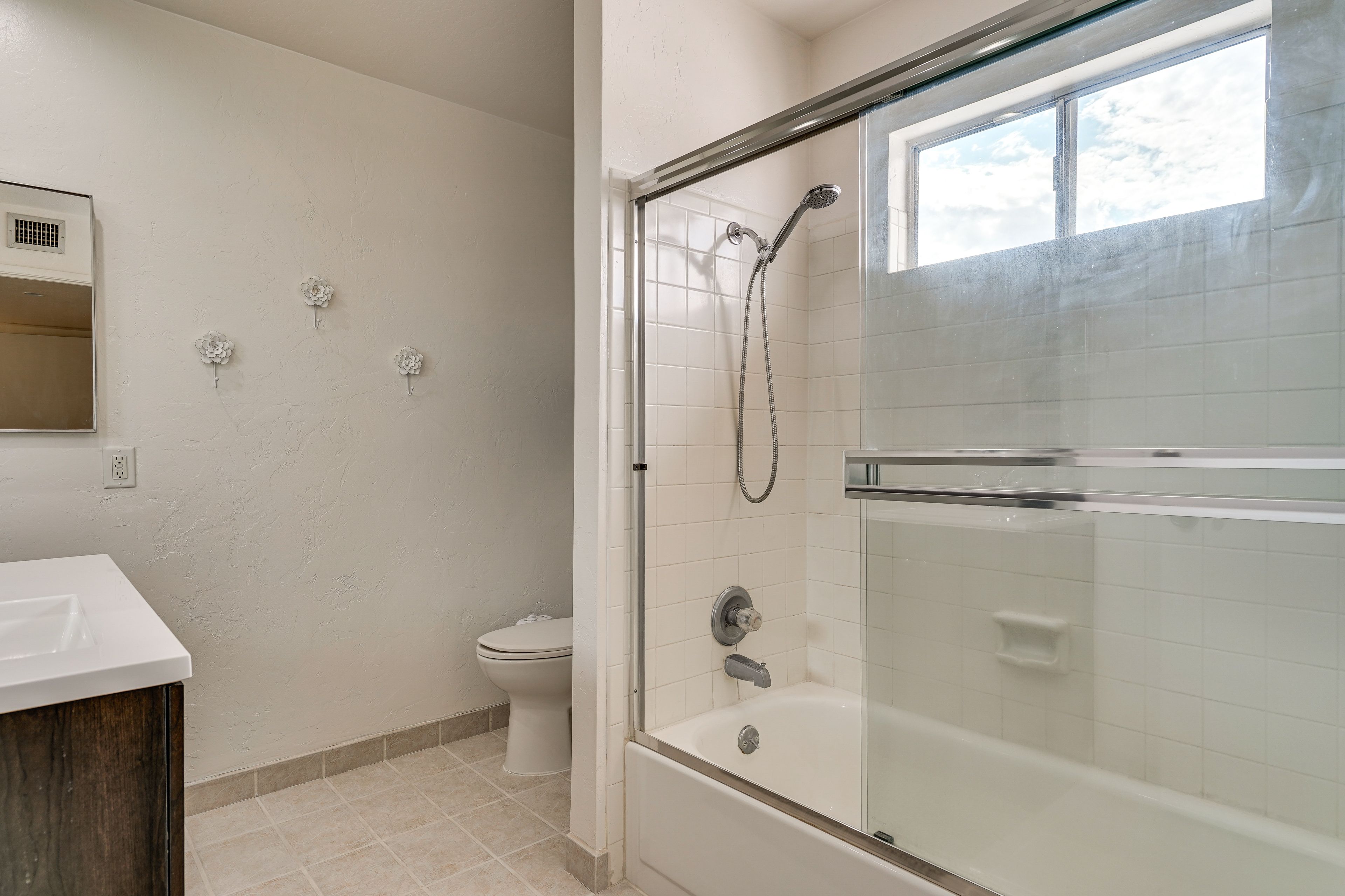 Full Bathroom | 2nd Floor
