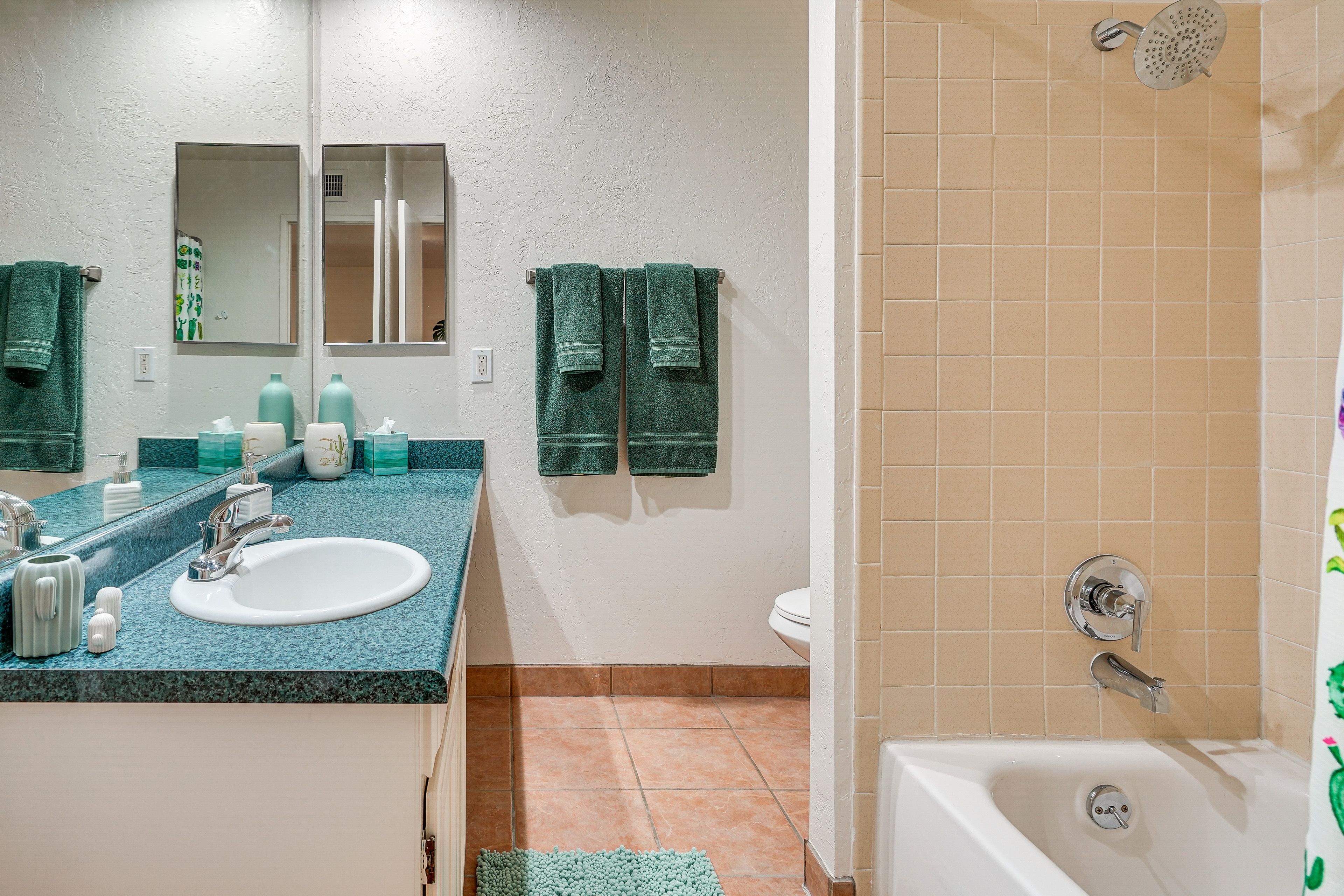 Full Bathroom | 1st Floor