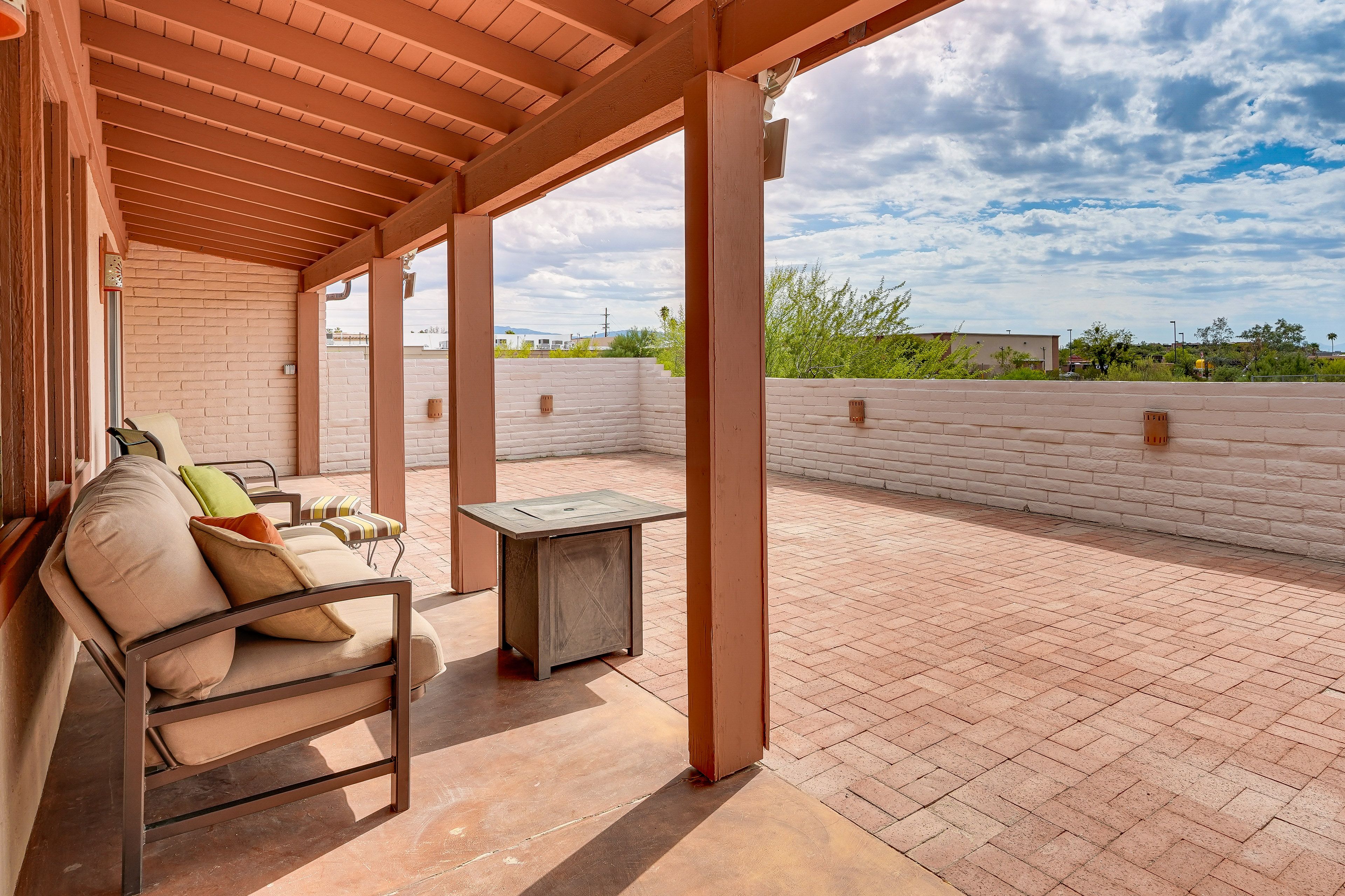 Back Patio | Fire Pit Table