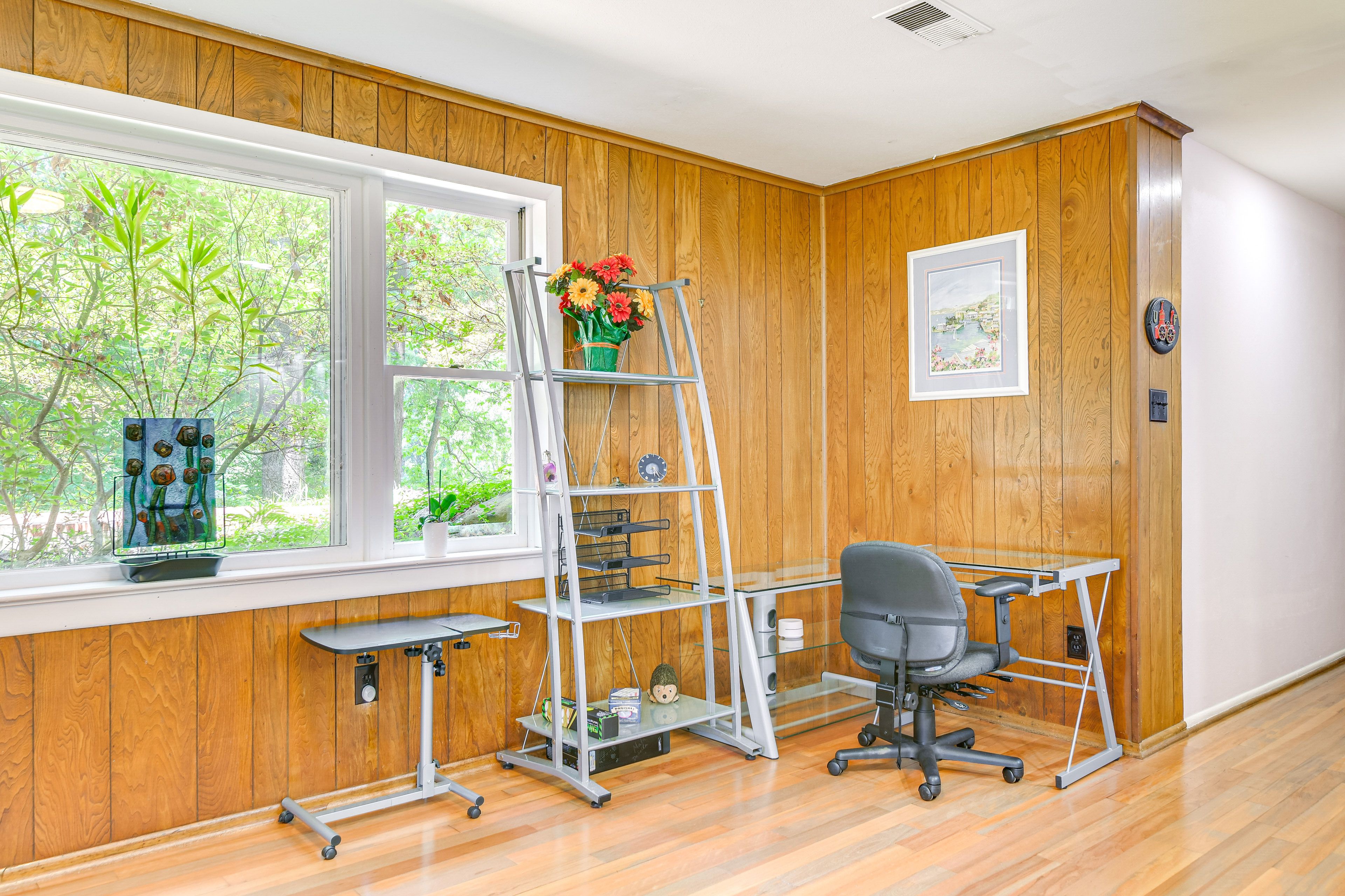 Workstation | Free WiFi | 2nd Floor