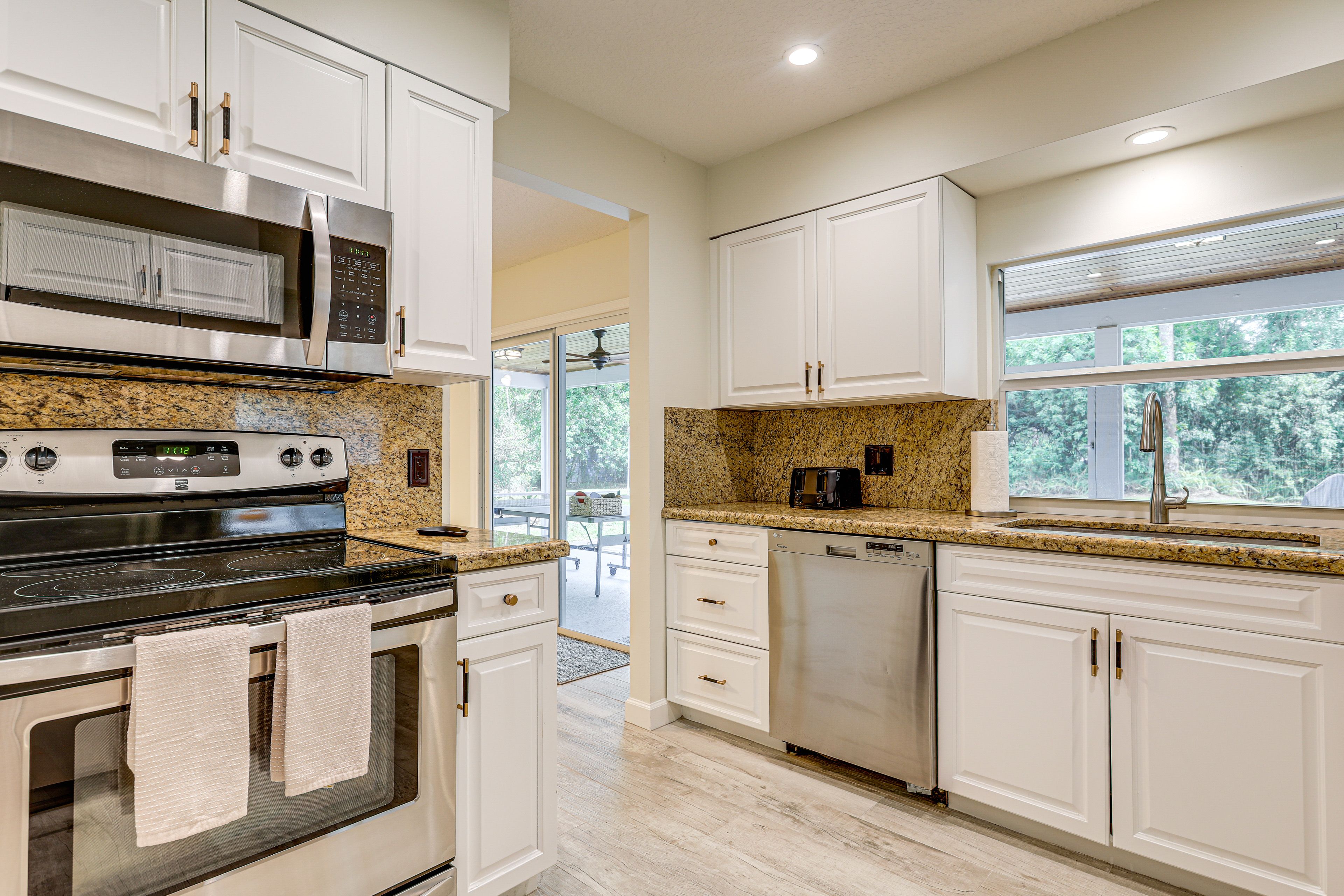 Kitchen | Drip & Keurig Coffee Makers | Dishwasher | Toaster | Blender