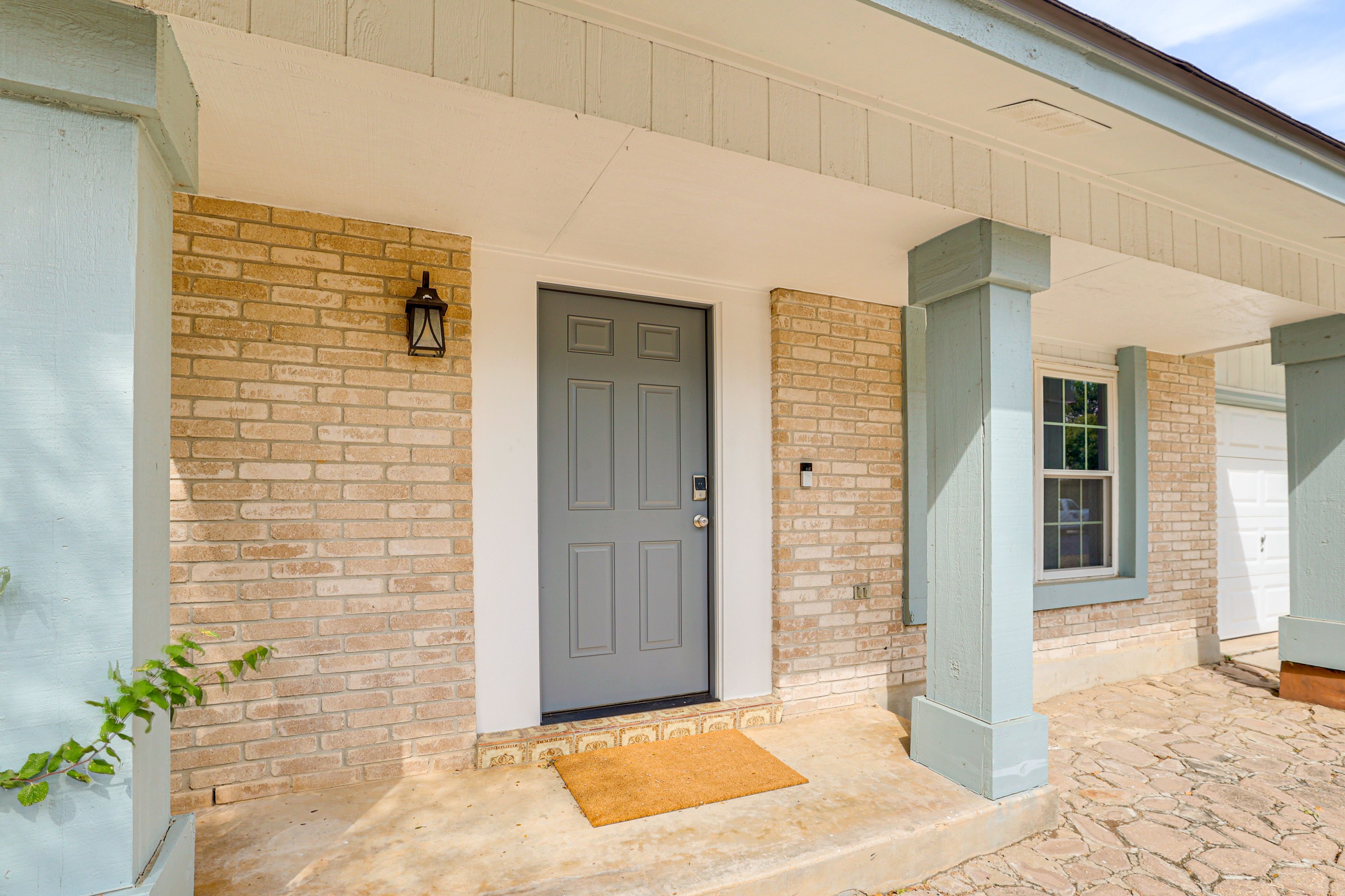 Home Exterior | Entry