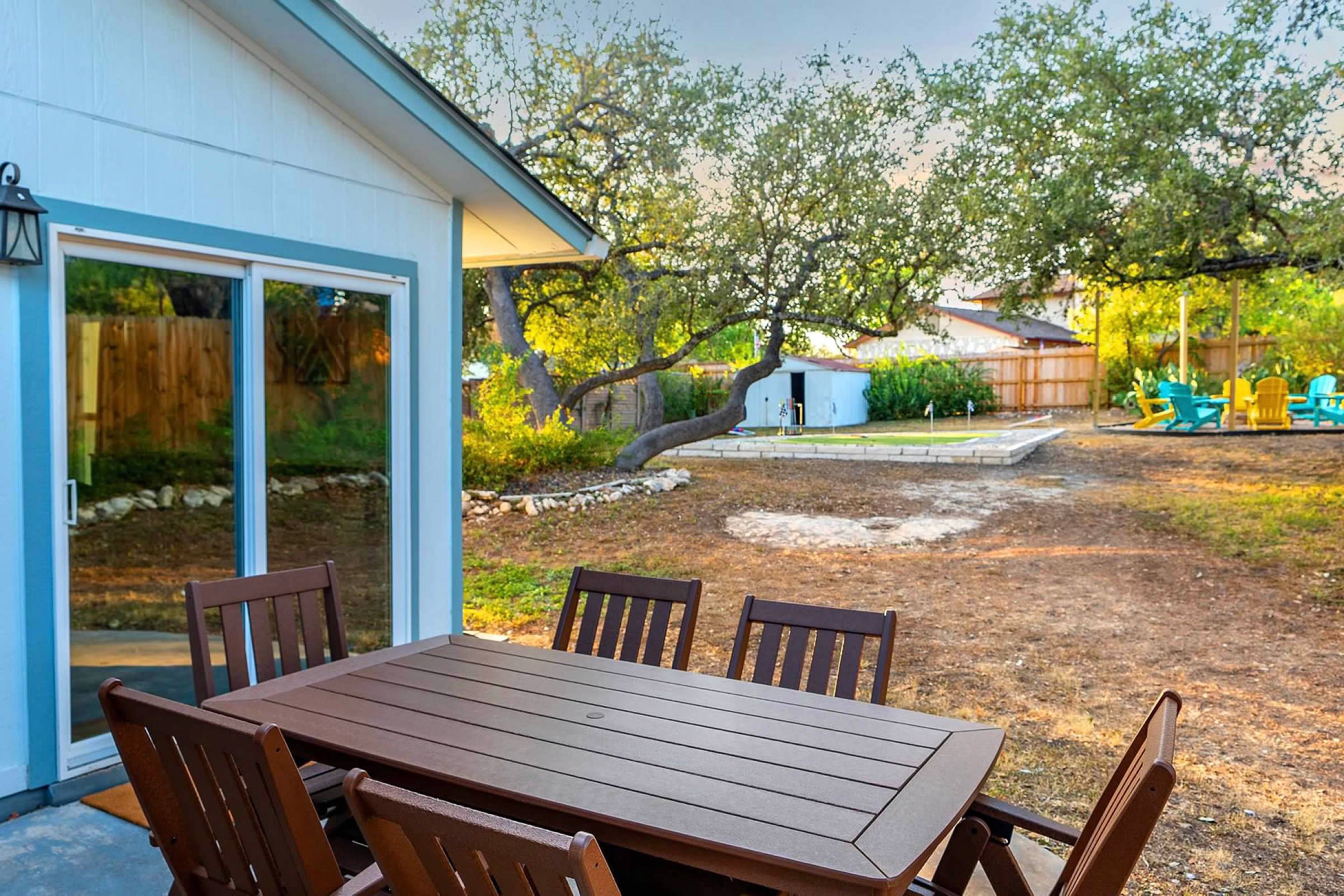 Large Fenced Backyard | Mini Golf | Wood-Burning Fire Pit
