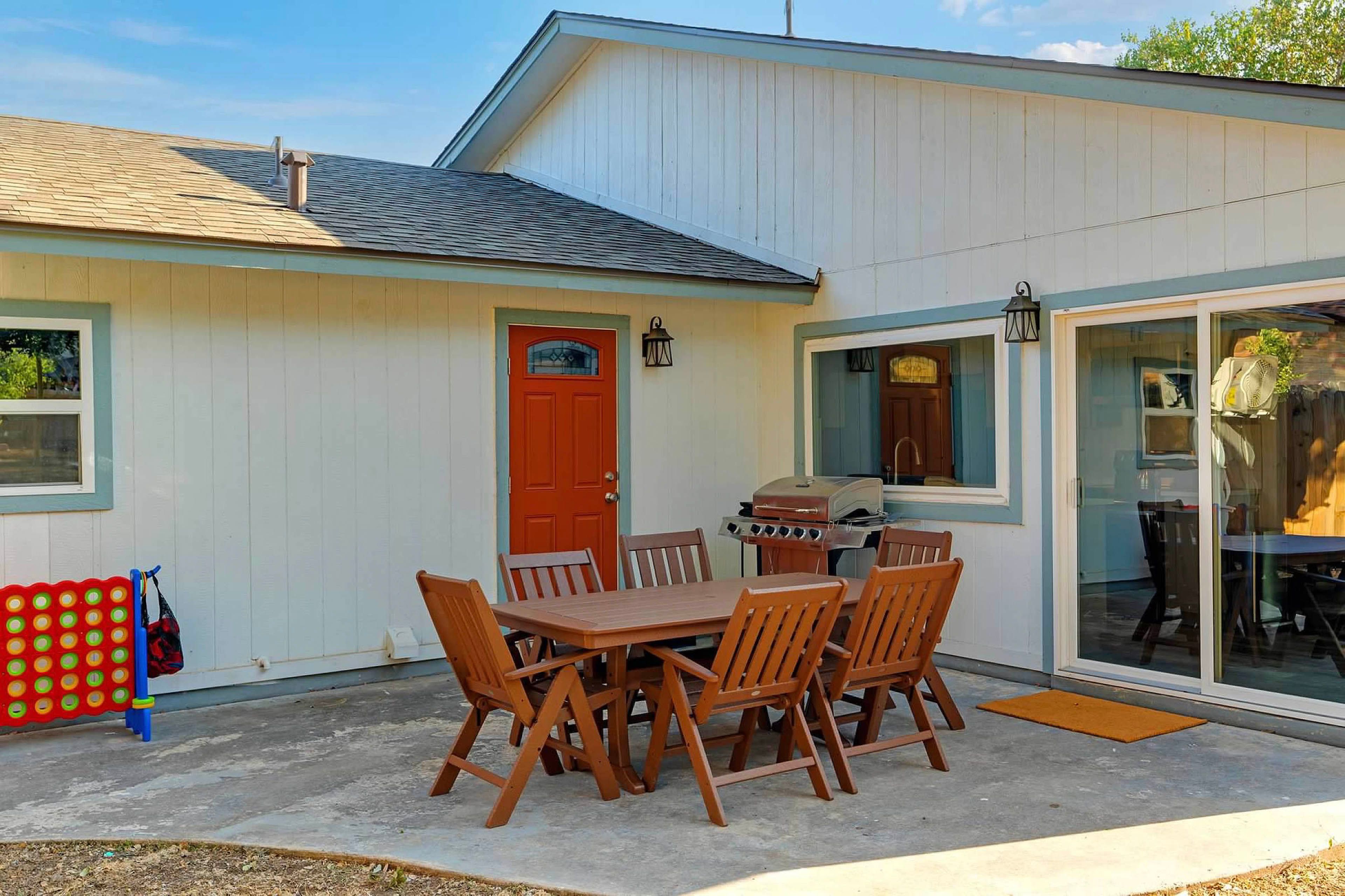 Patio | Gas Grill | Giant Connect 4