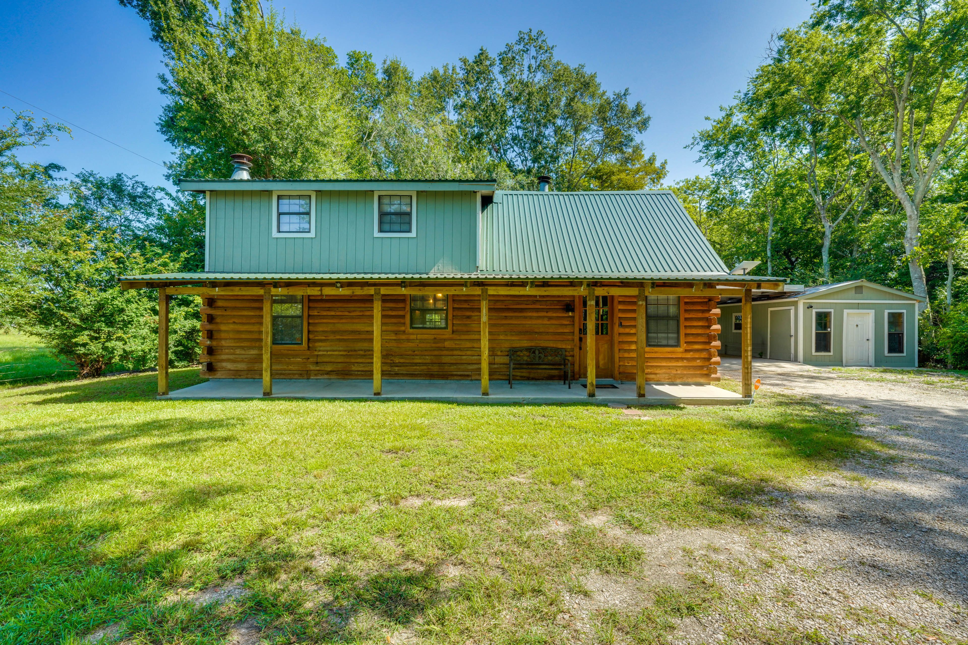Duson Vacation Rental | 2BR | 2BA | 1,250 Sq Ft | 2 Steps to Enter