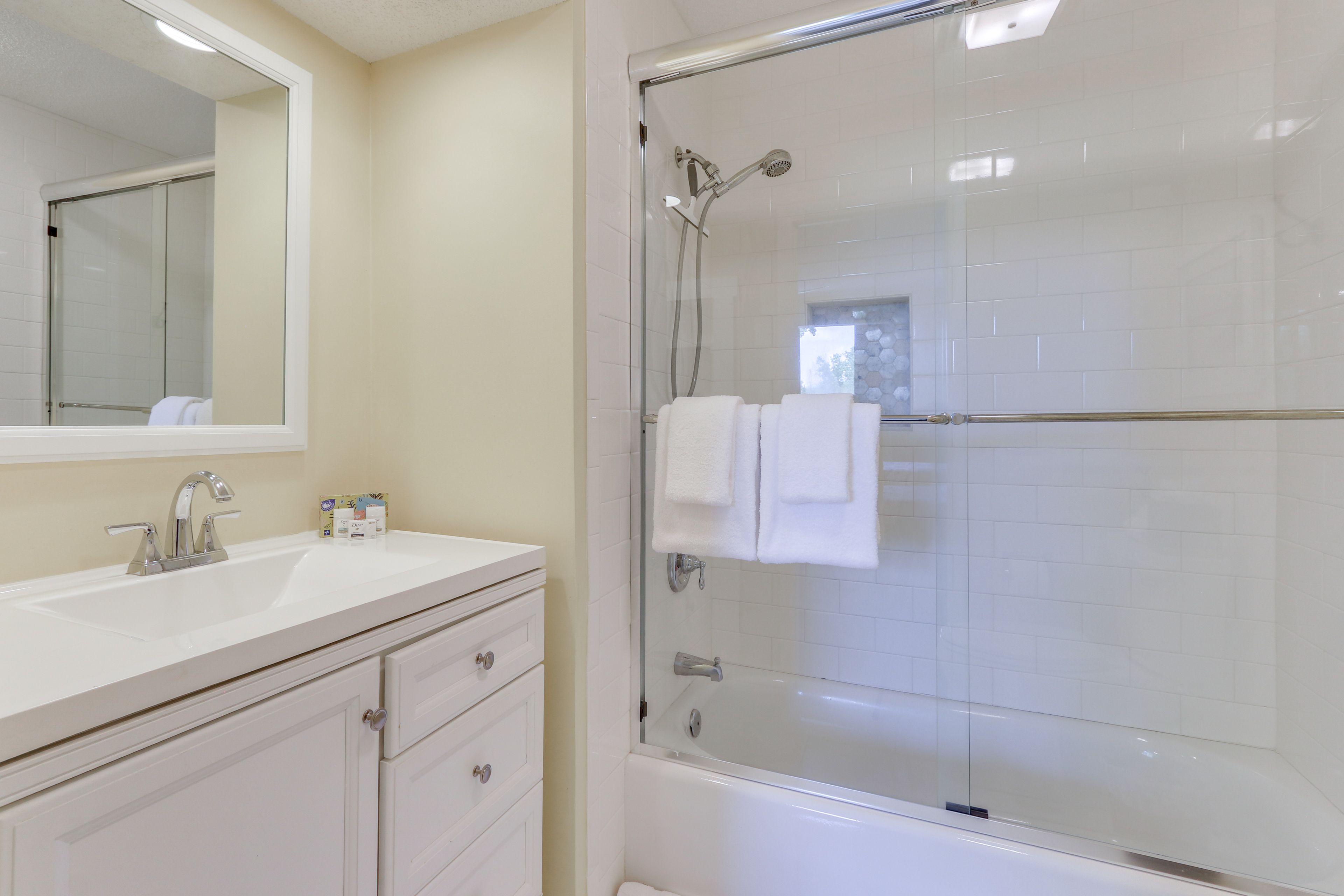 Full Bathroom | 2nd Floor