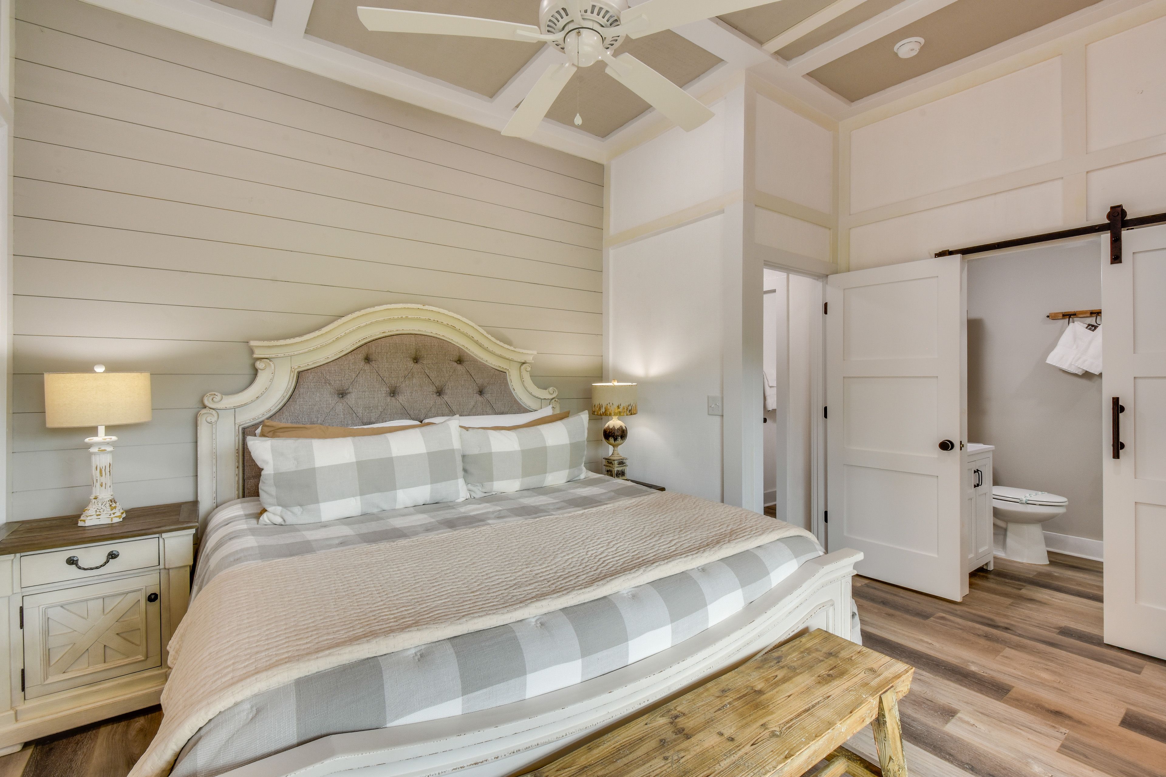 Bedroom | King Bed | Linens Provided | Smart TV