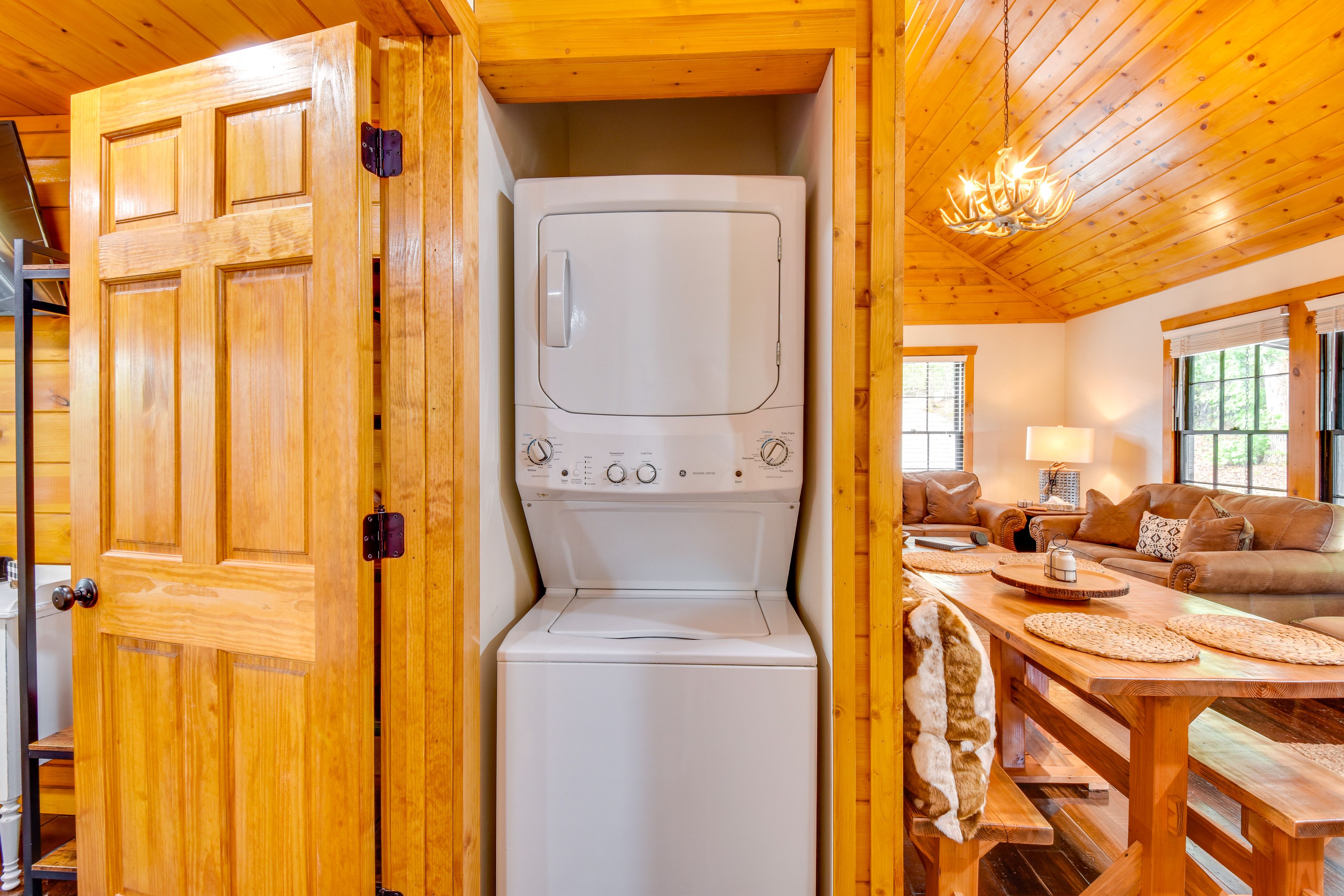 Laundry Closet | Washer & Dryer