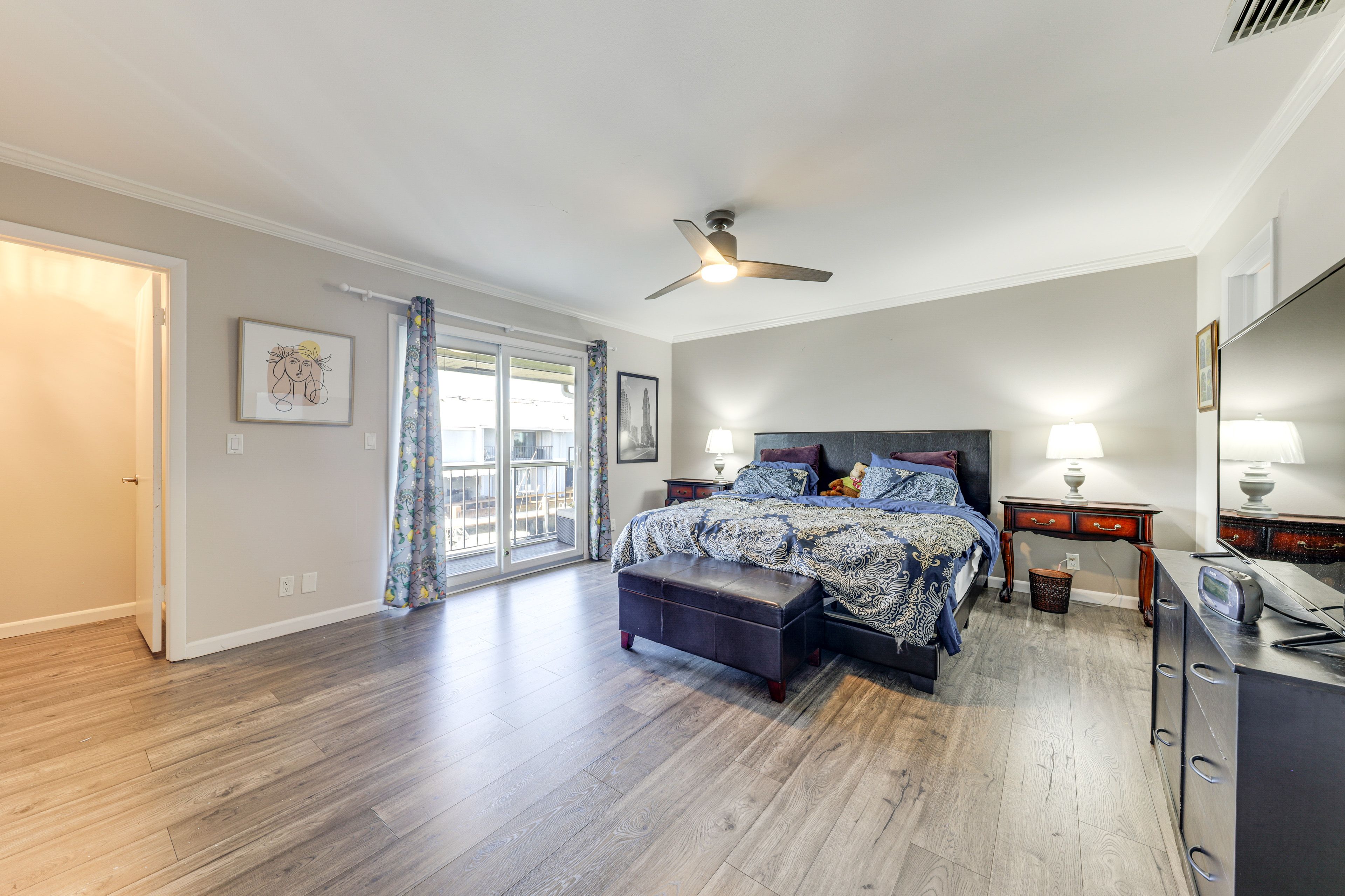 Bedroom 1 | King Bed | 2nd Floor