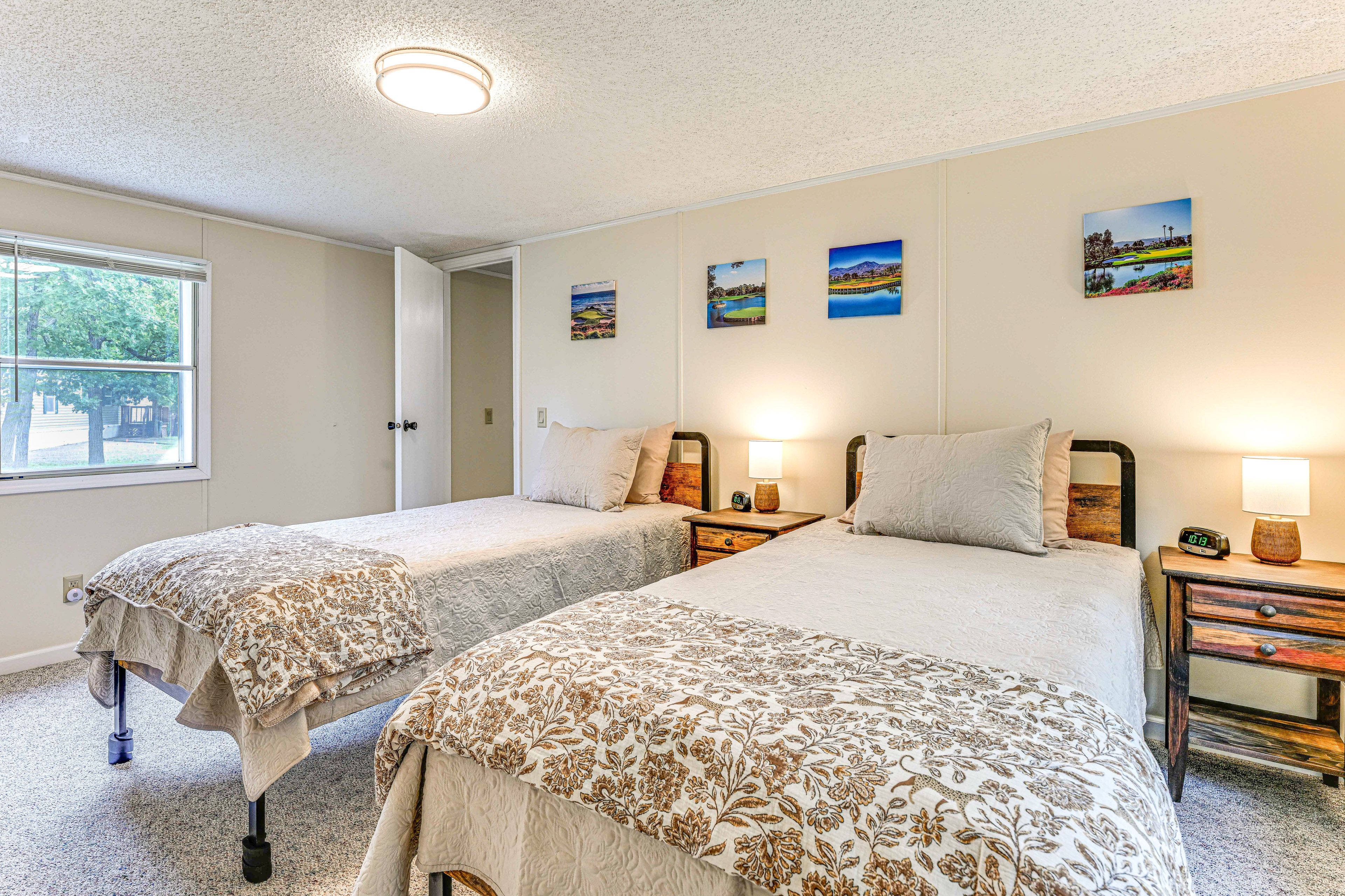 Bedroom 3 | 2 Twin XL Beds | Smart TV