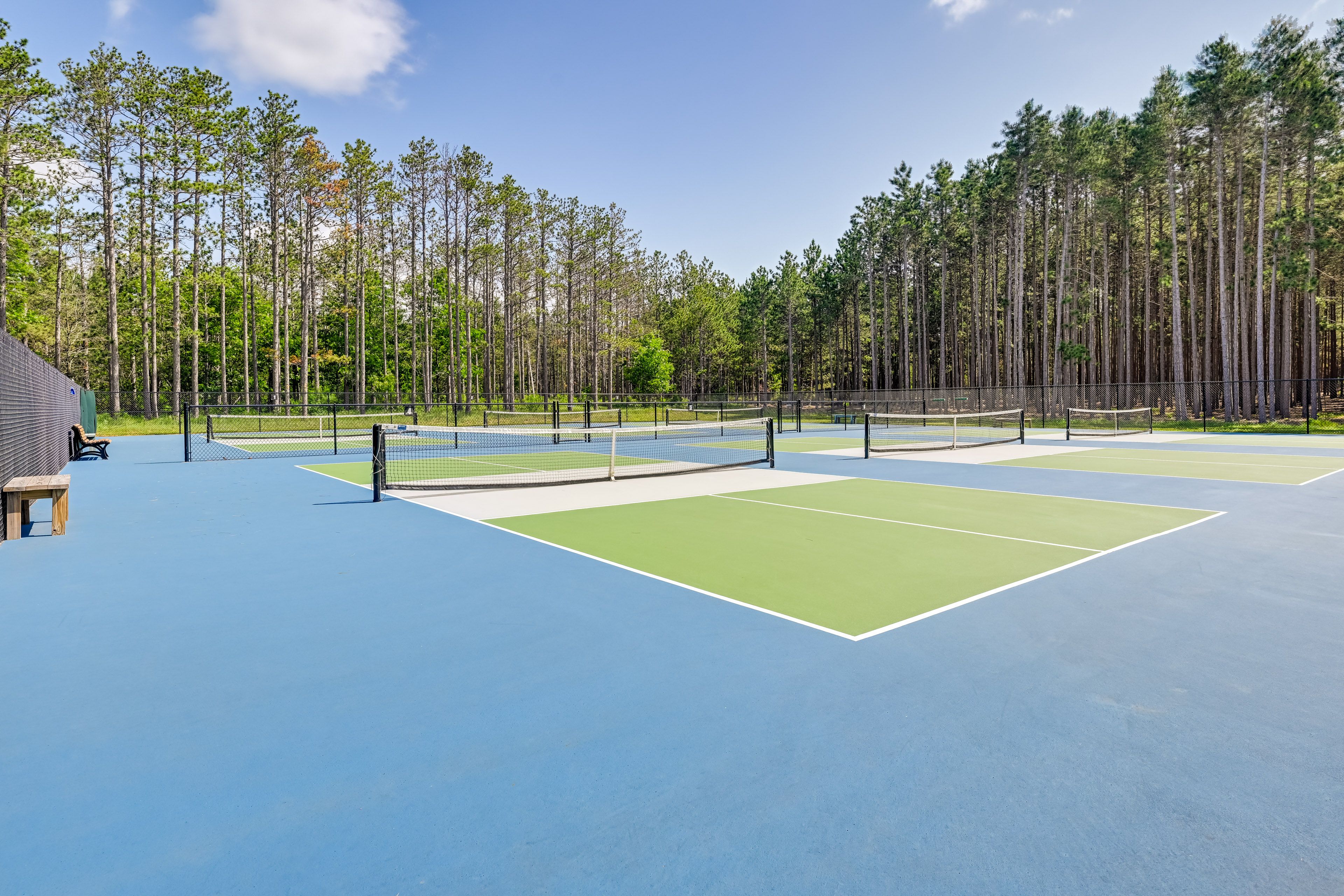 Lake Arrowhead Community Amenities | Tennis Courts
