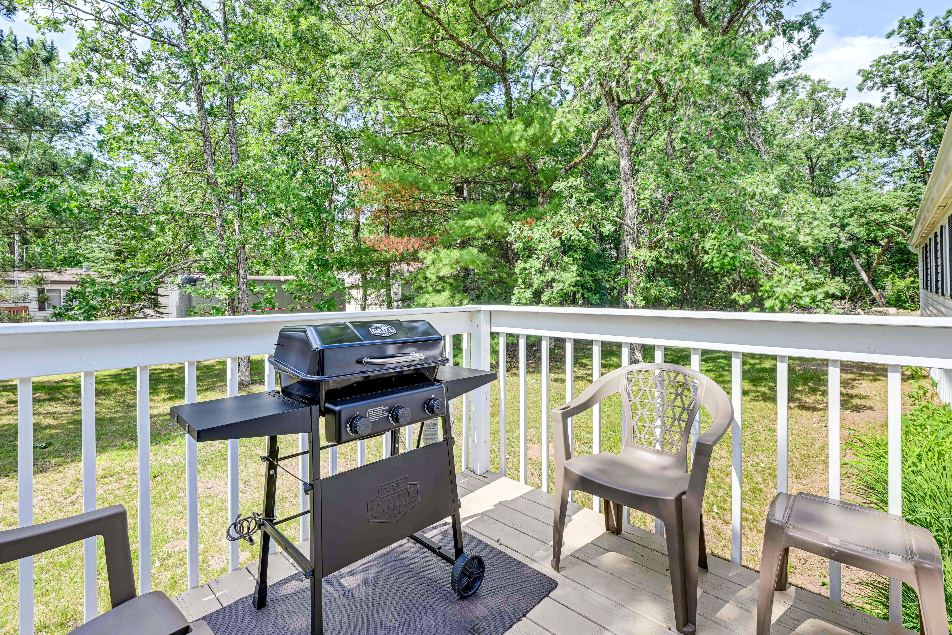 Deck | Gas Grill | Seating