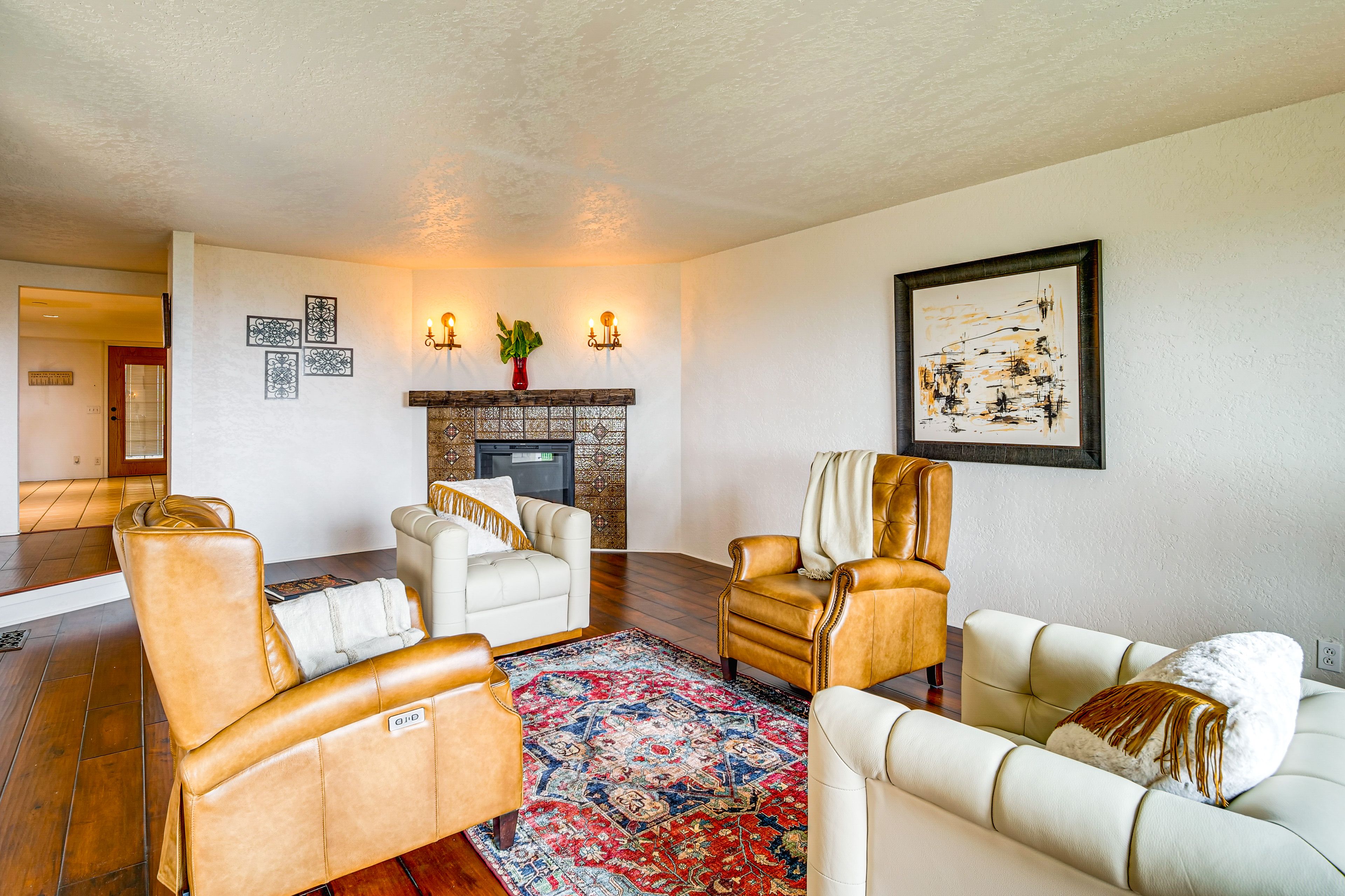 Sitting Room | 1 Step Required to Access