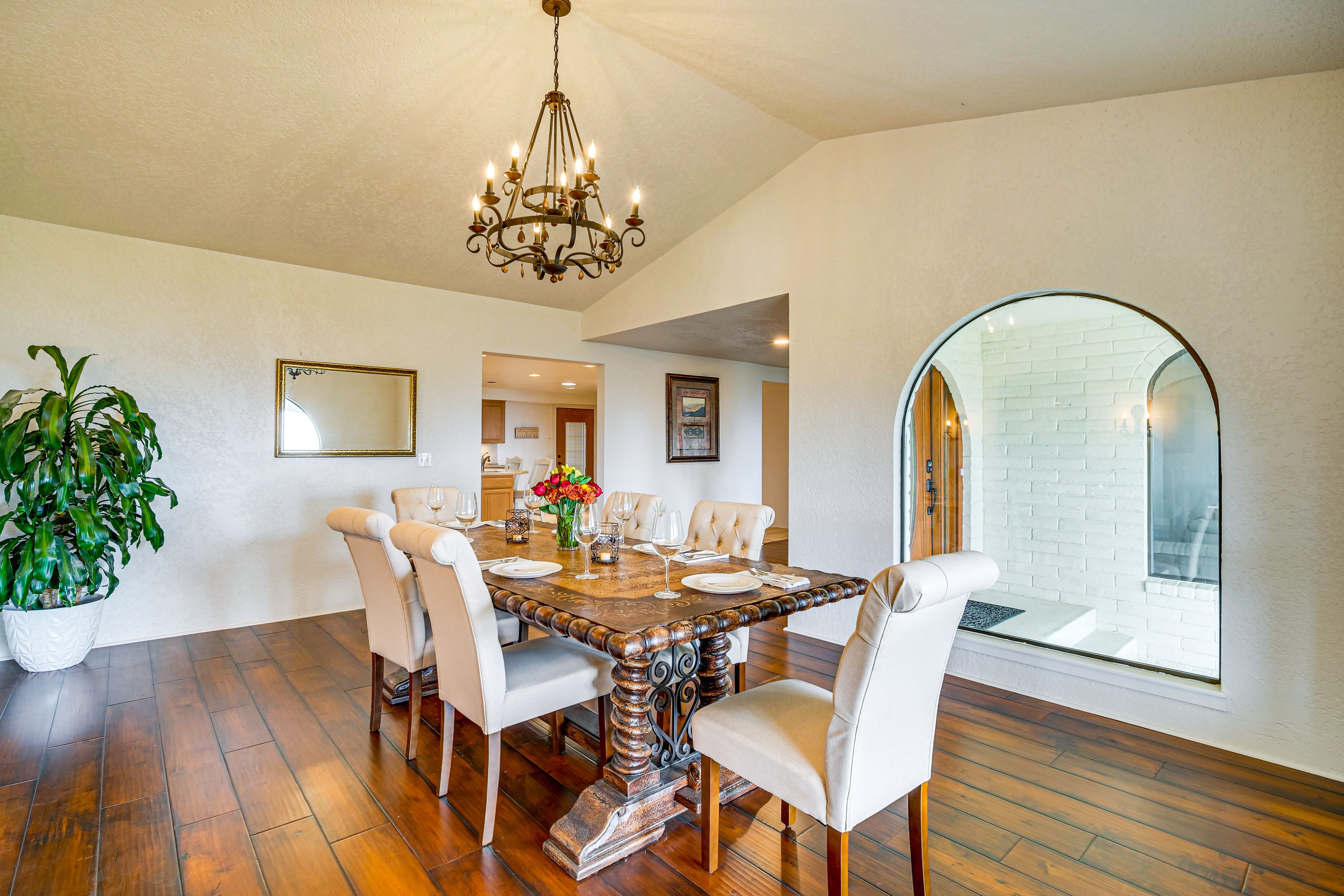 Dining Room | Dishware/Flatware Provided