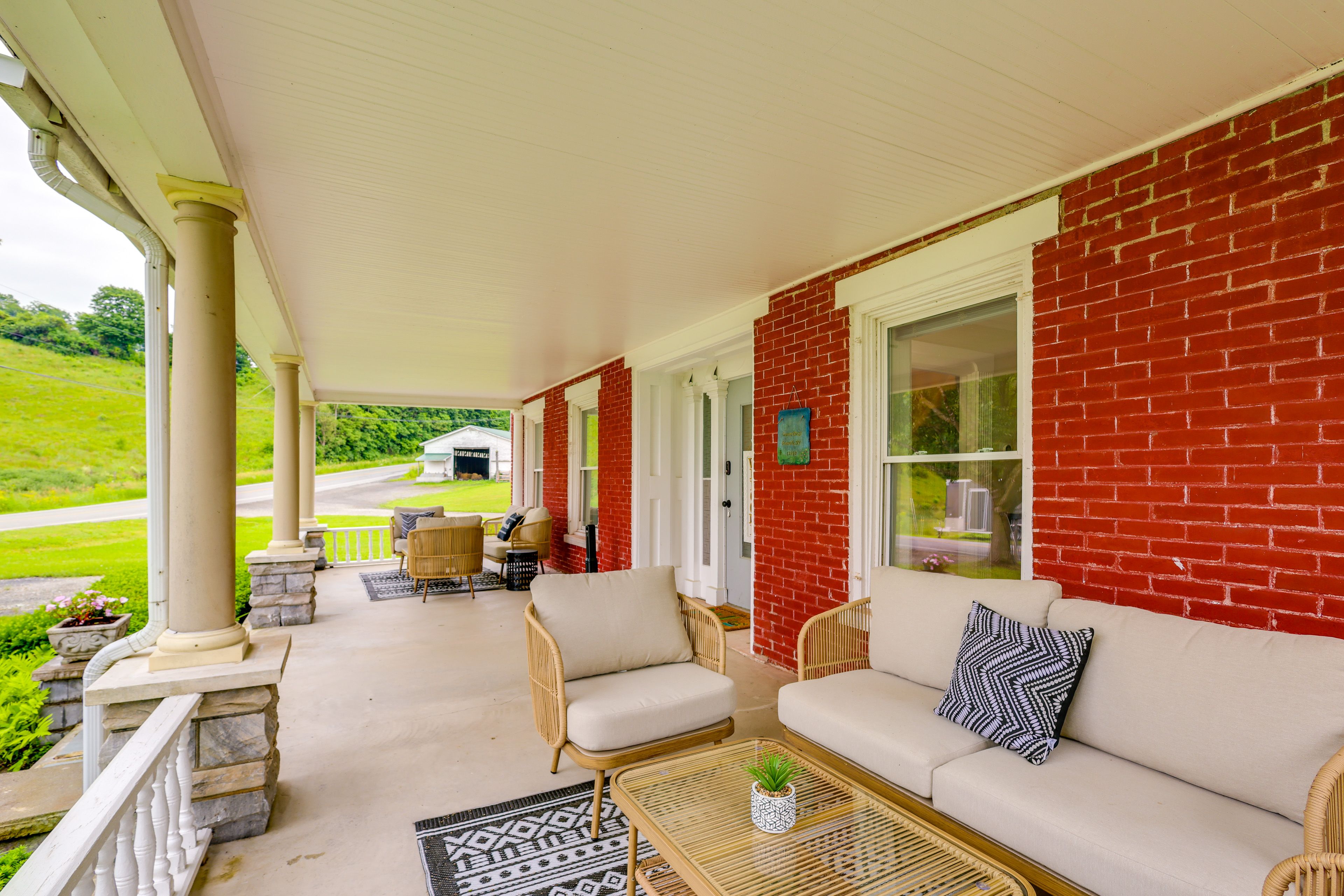 Private Patio | Outdoor Seating