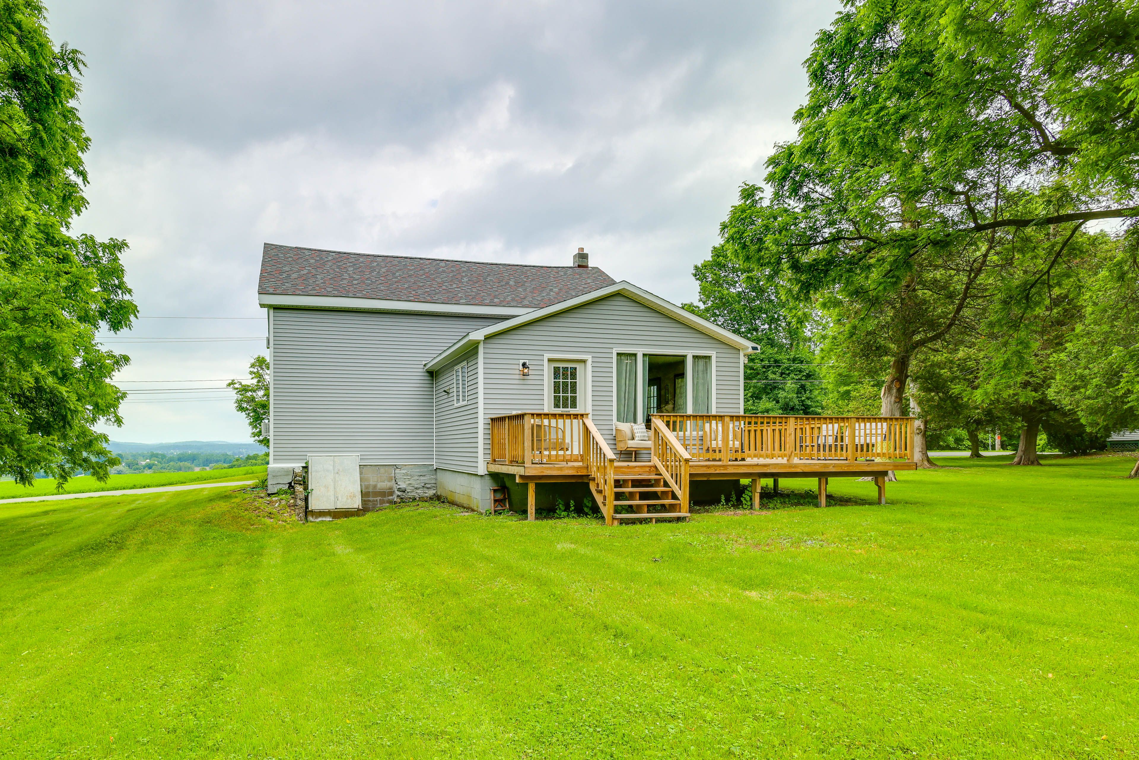 Backyard | Private Deck