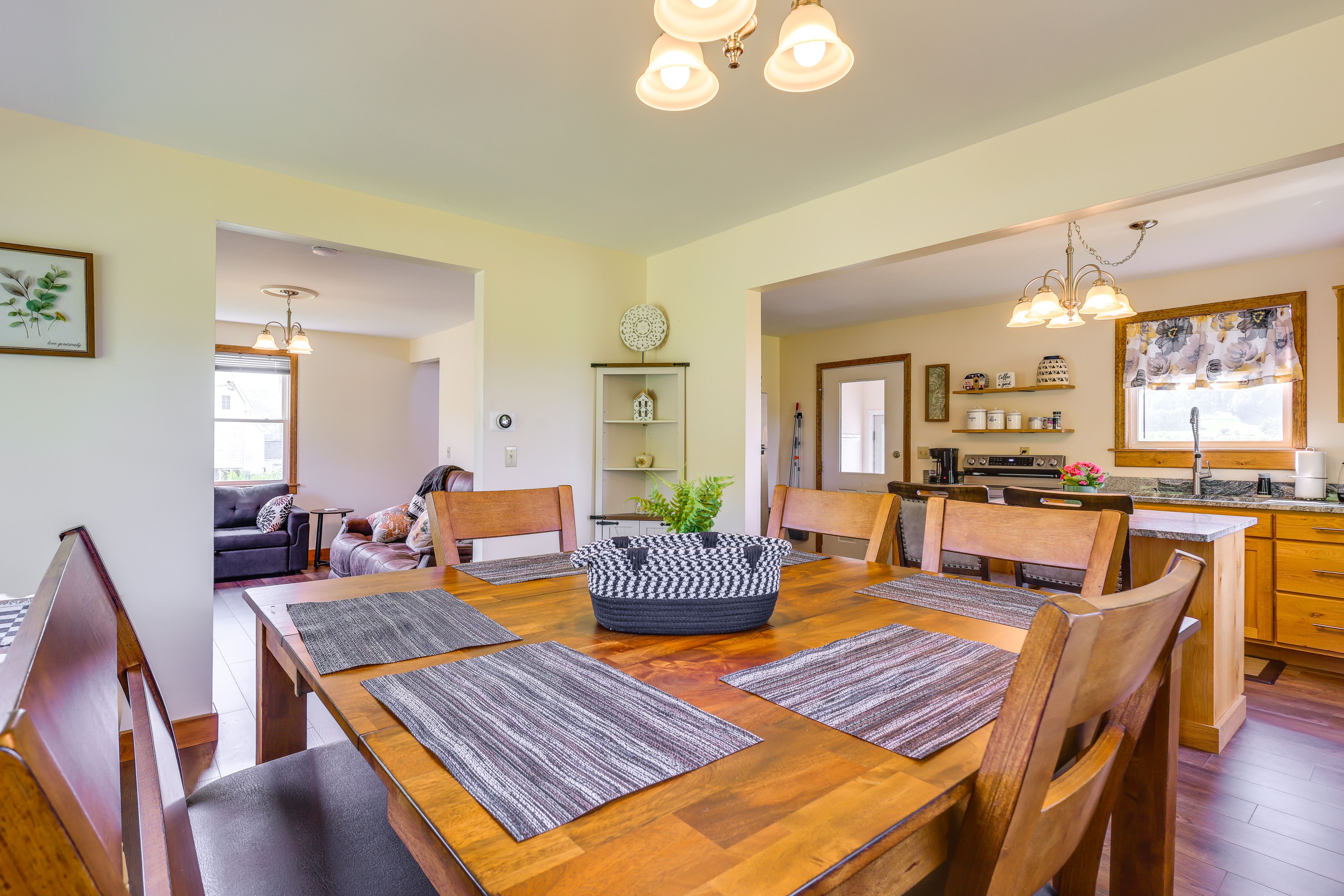 Dining Area | 1st Floor