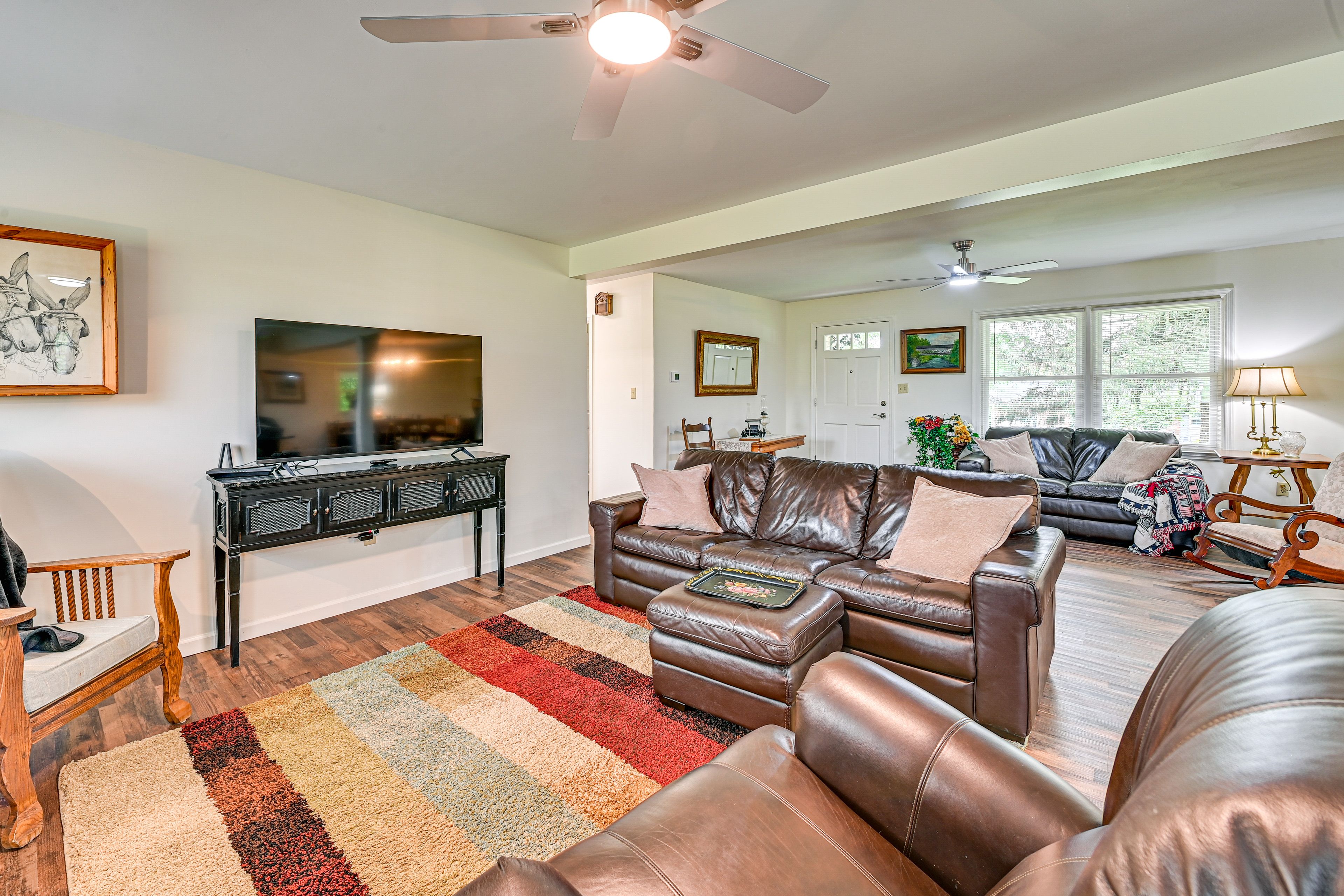 Living Room | Smart TV