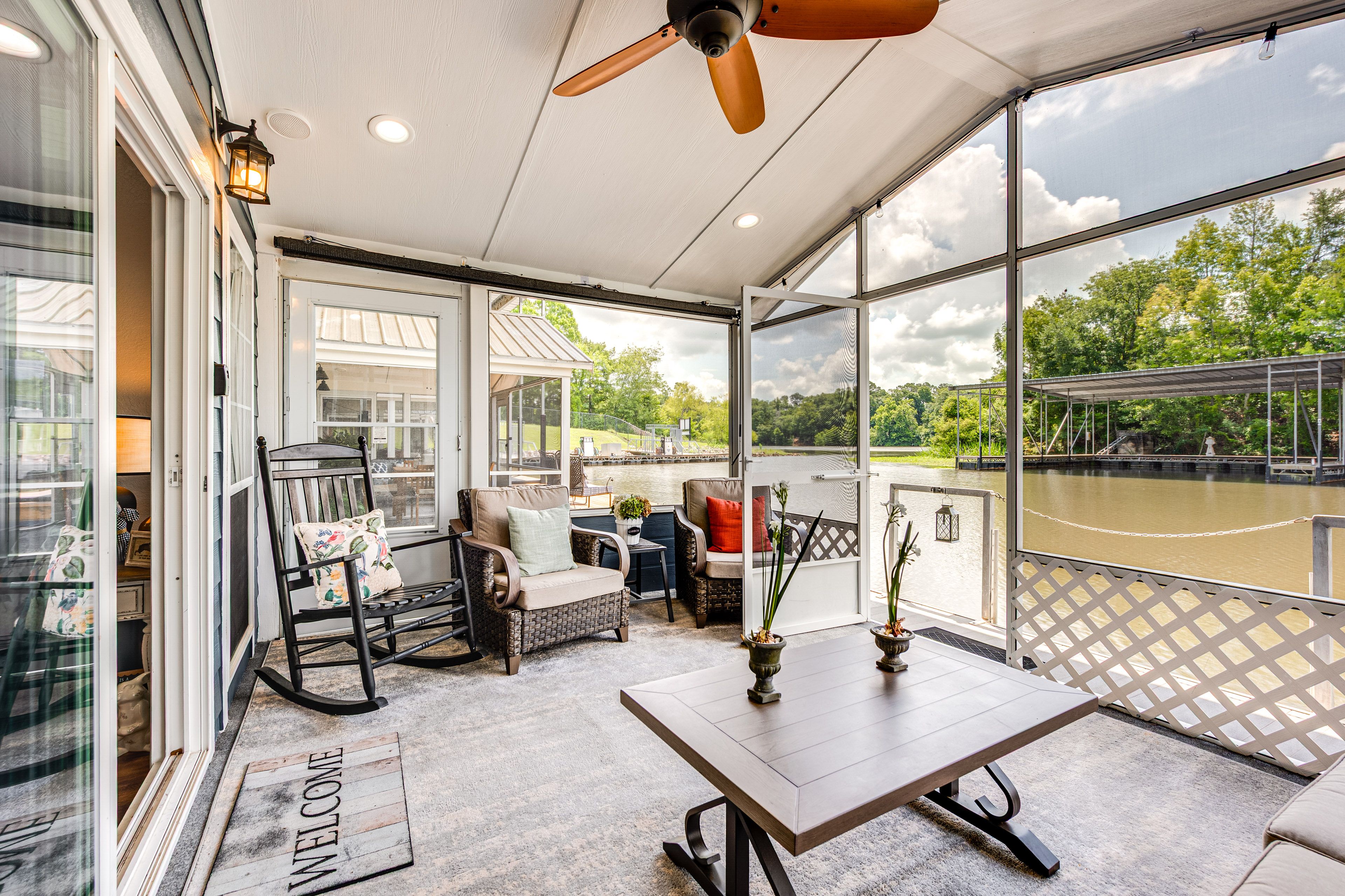 Bainbridge Vacation Rental | 2BR | 2BA | 1 Small Step Required | 880 Sq Ft