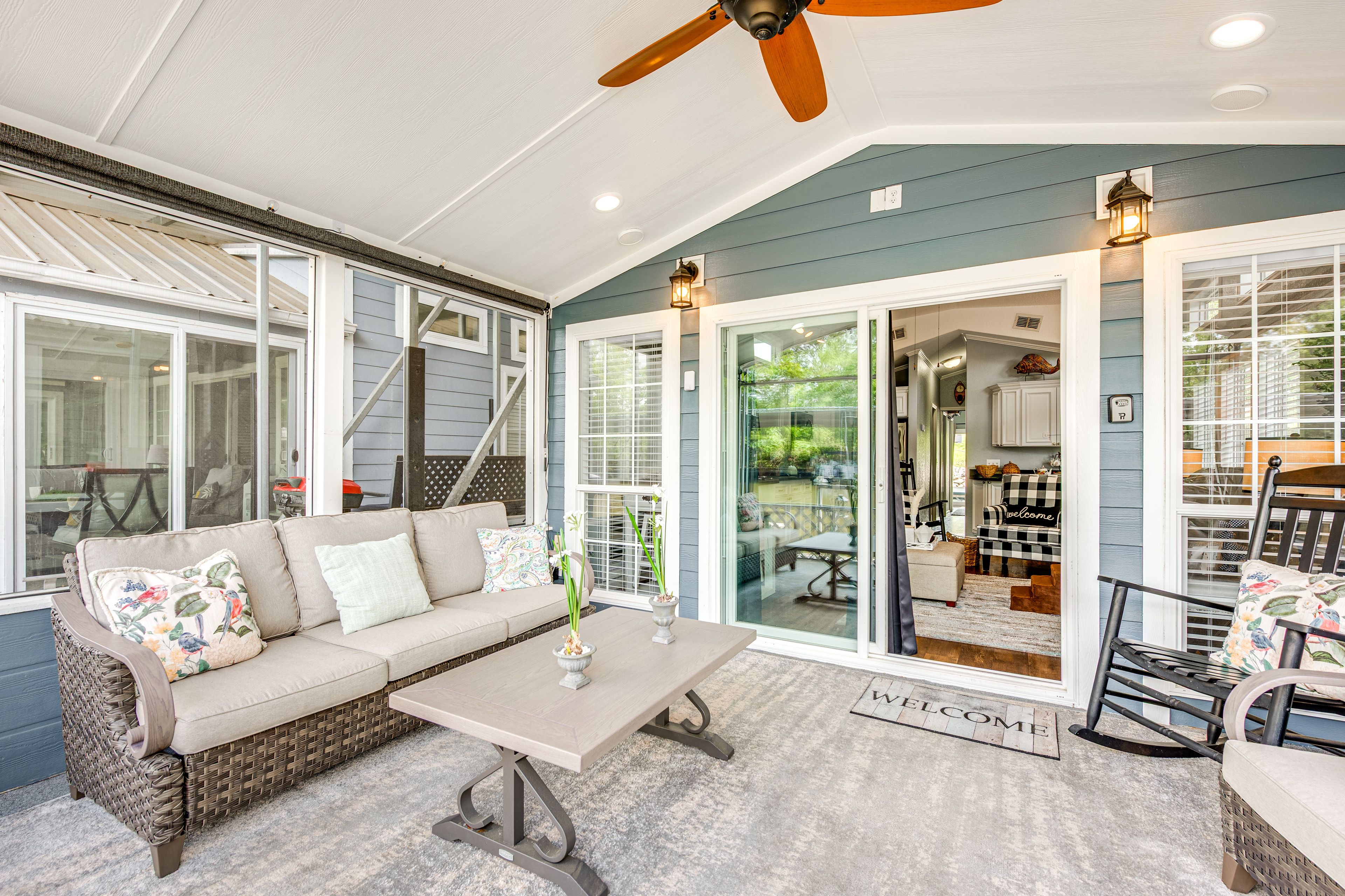 Screened Porch | Seating