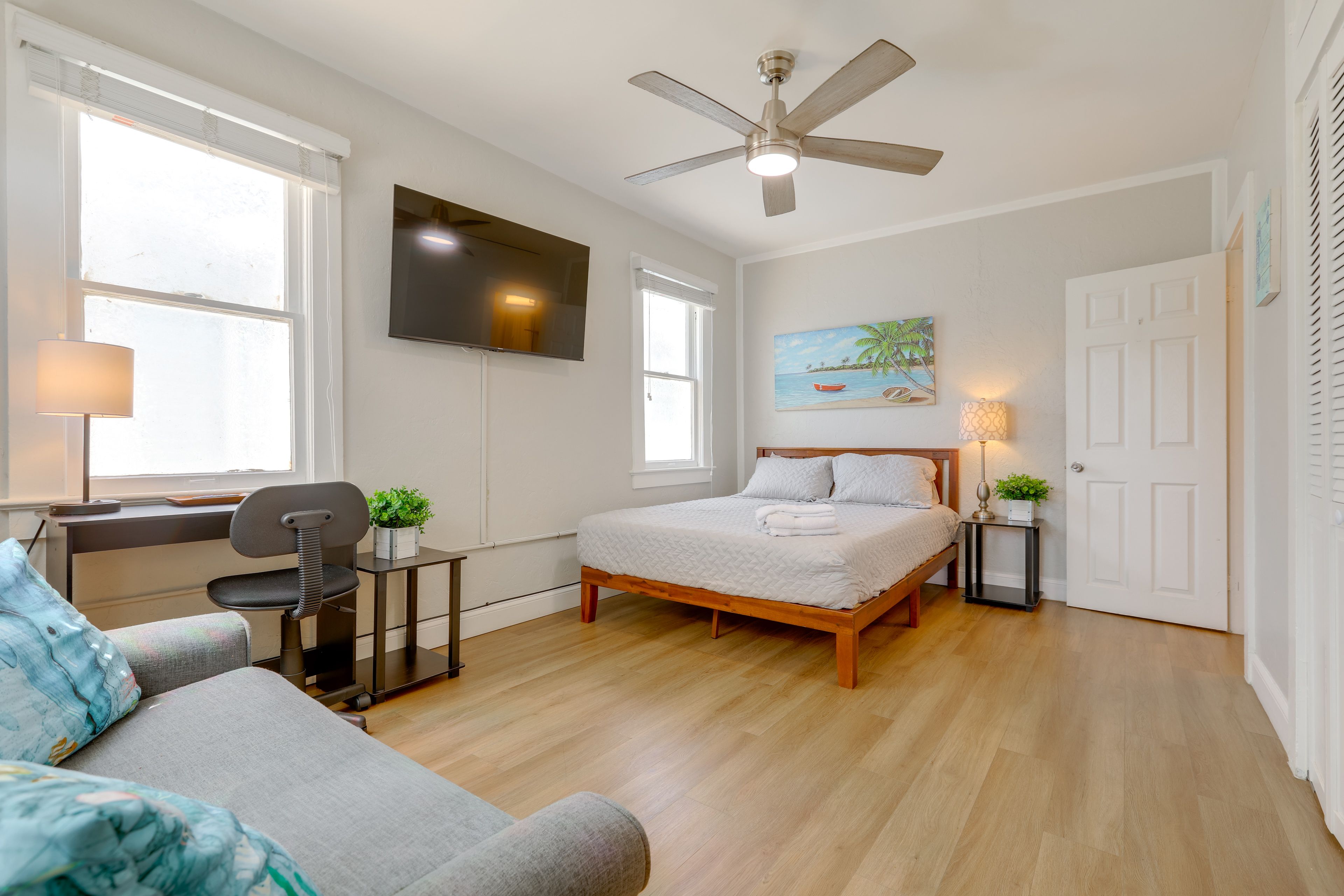 Studio | Living/Sleeping Area | Queen Bed | Central A/C & Heat | Smart TV