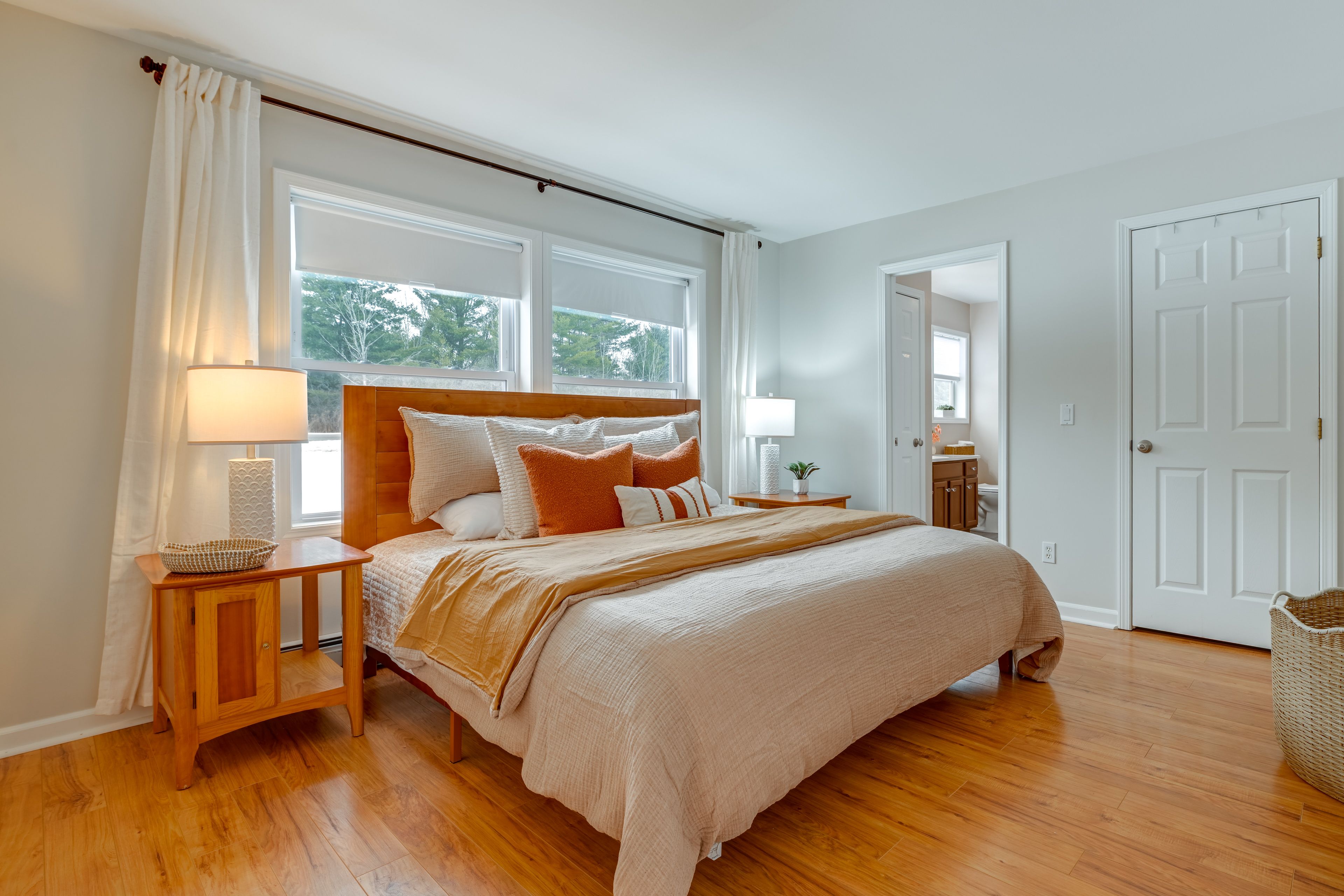 Bedroom 1 | King Bed