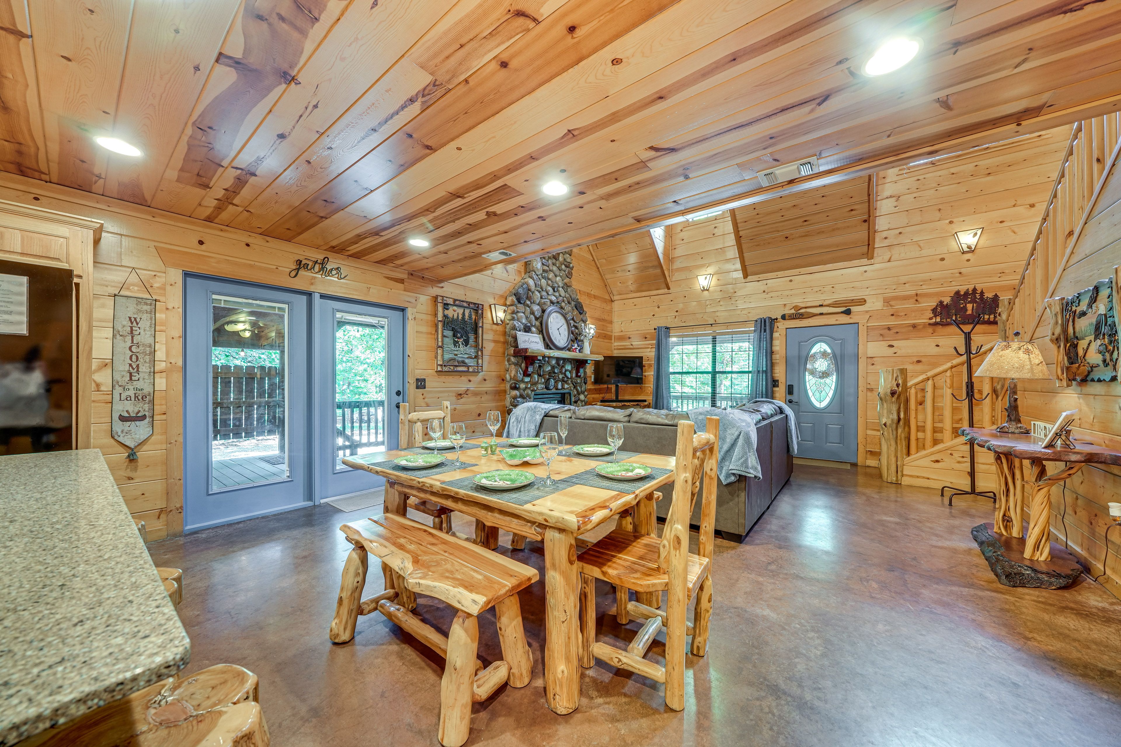 Dining Area | 1st Floor