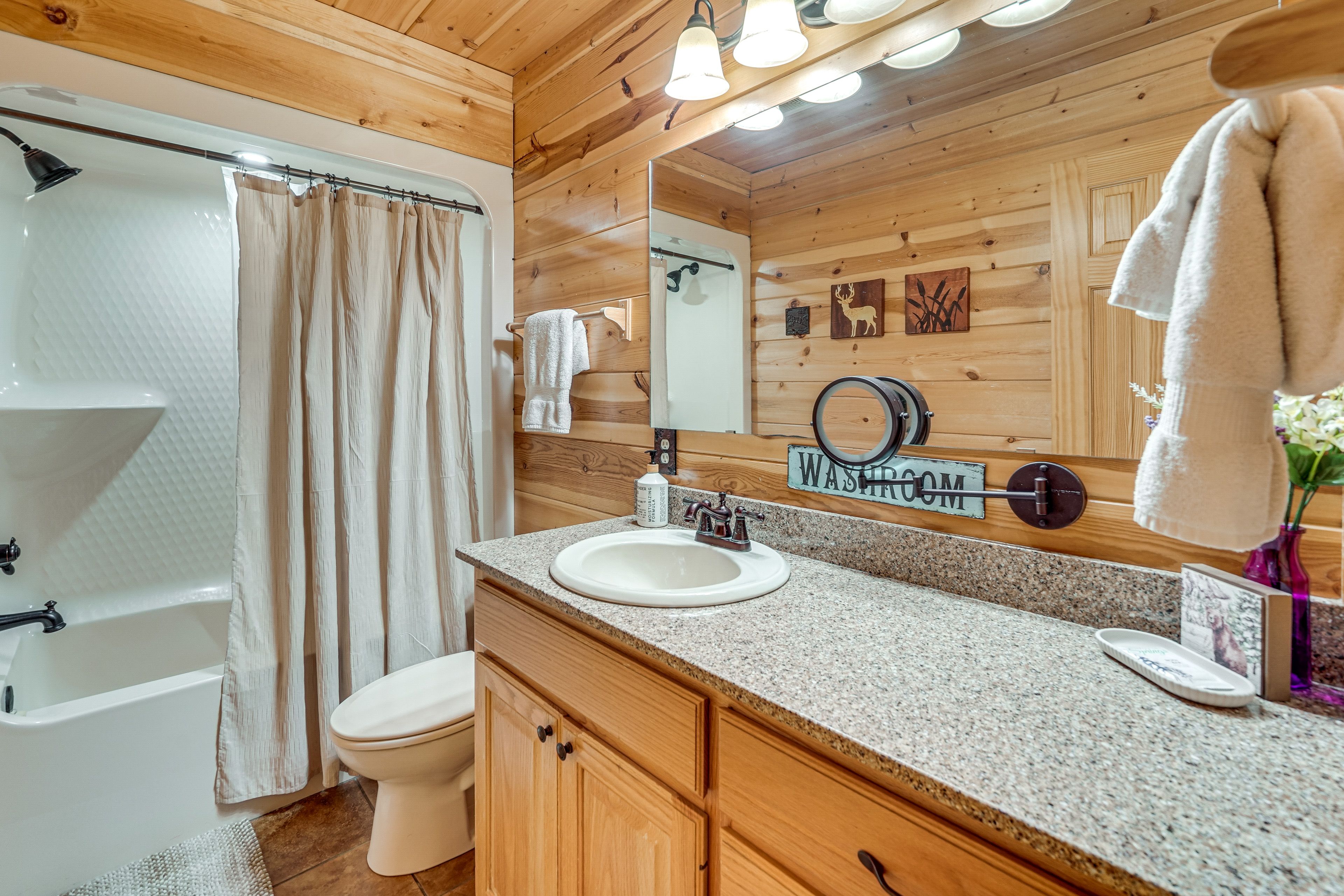 Full Bathroom | 2nd Floor