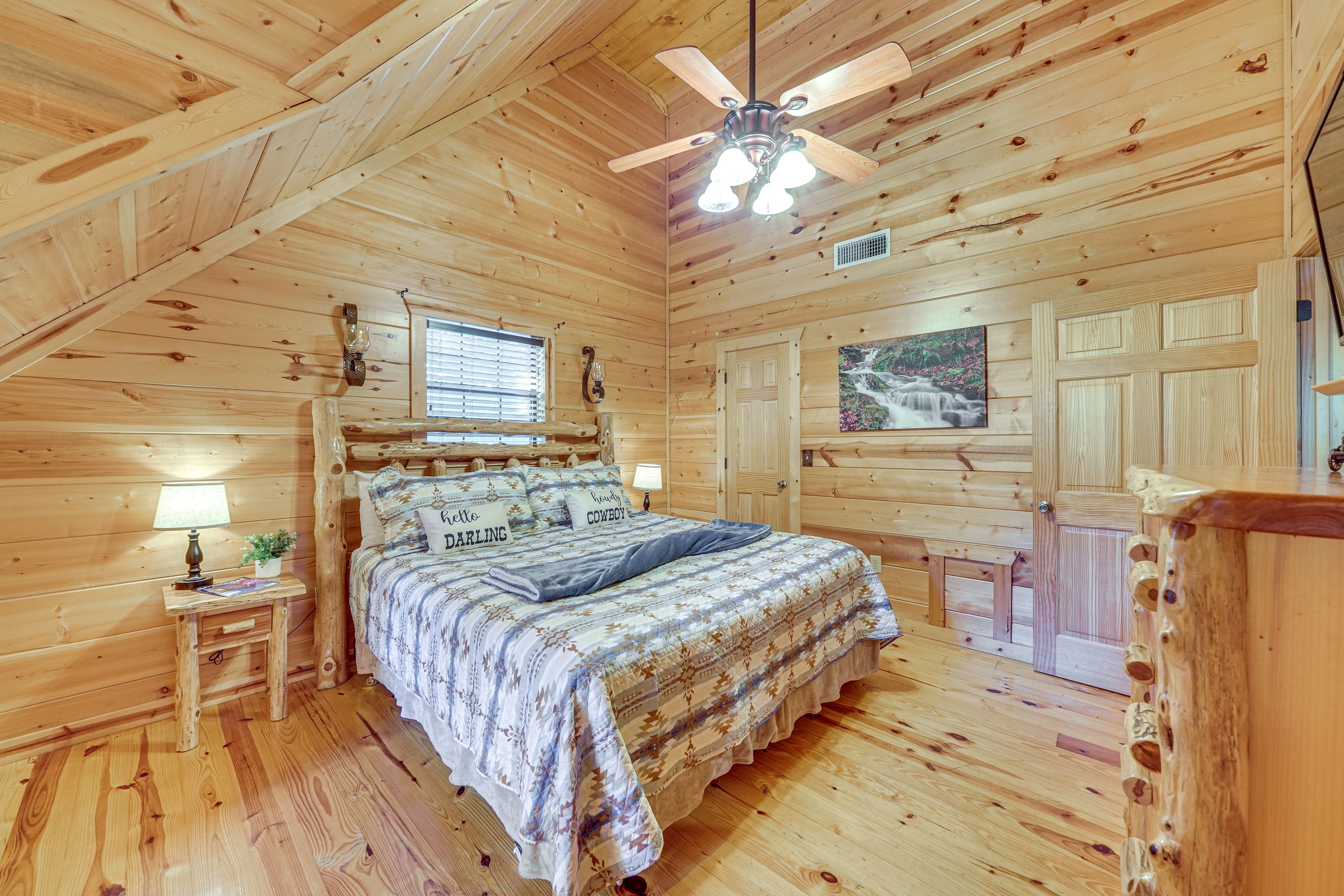 Bedroom 2 | 2nd Floor | King Bed | Smart TV