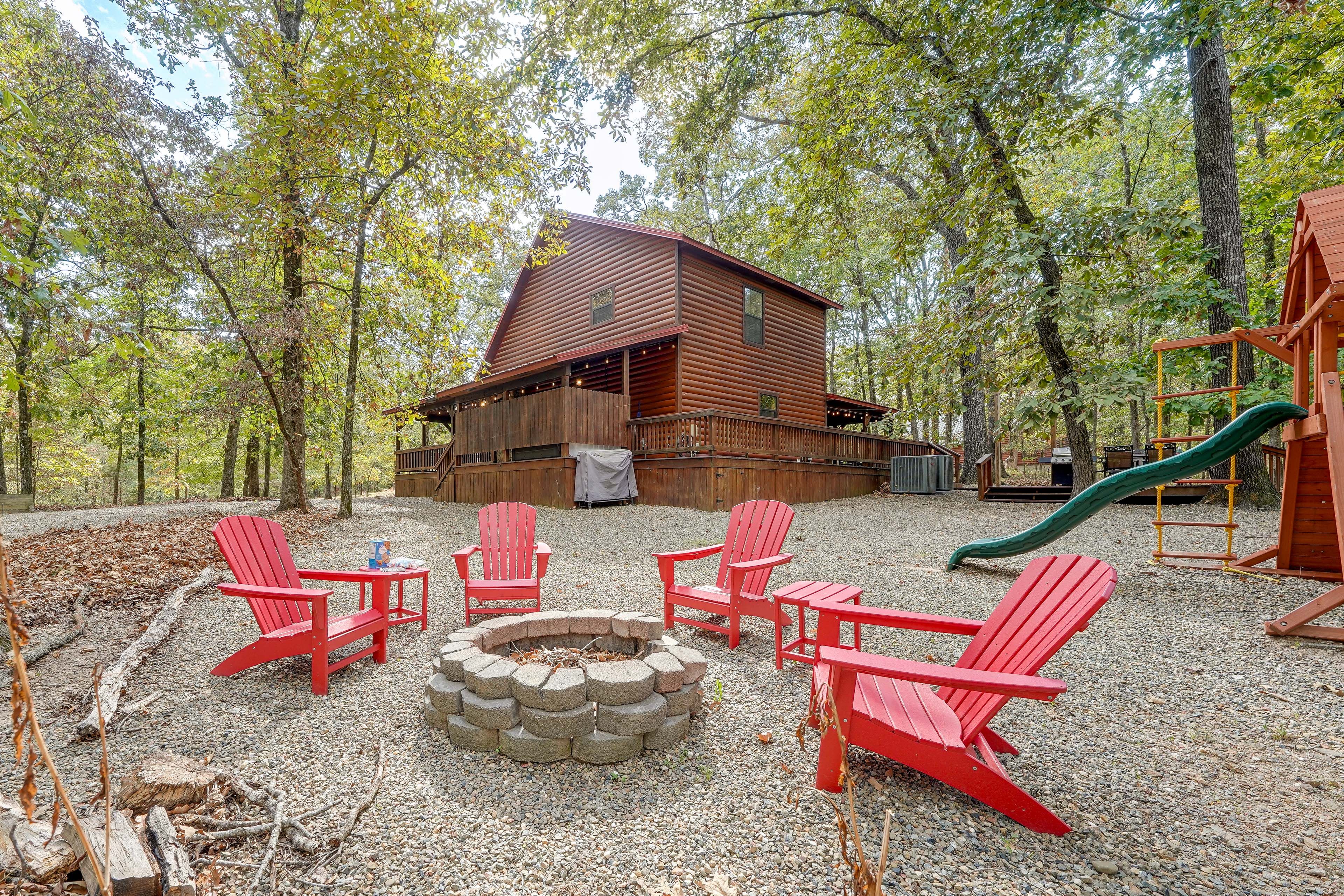 Broken Bow Vacation Rental | 2BR | 2.5BA | 1,709 Sq Ft | 4 Steps Required