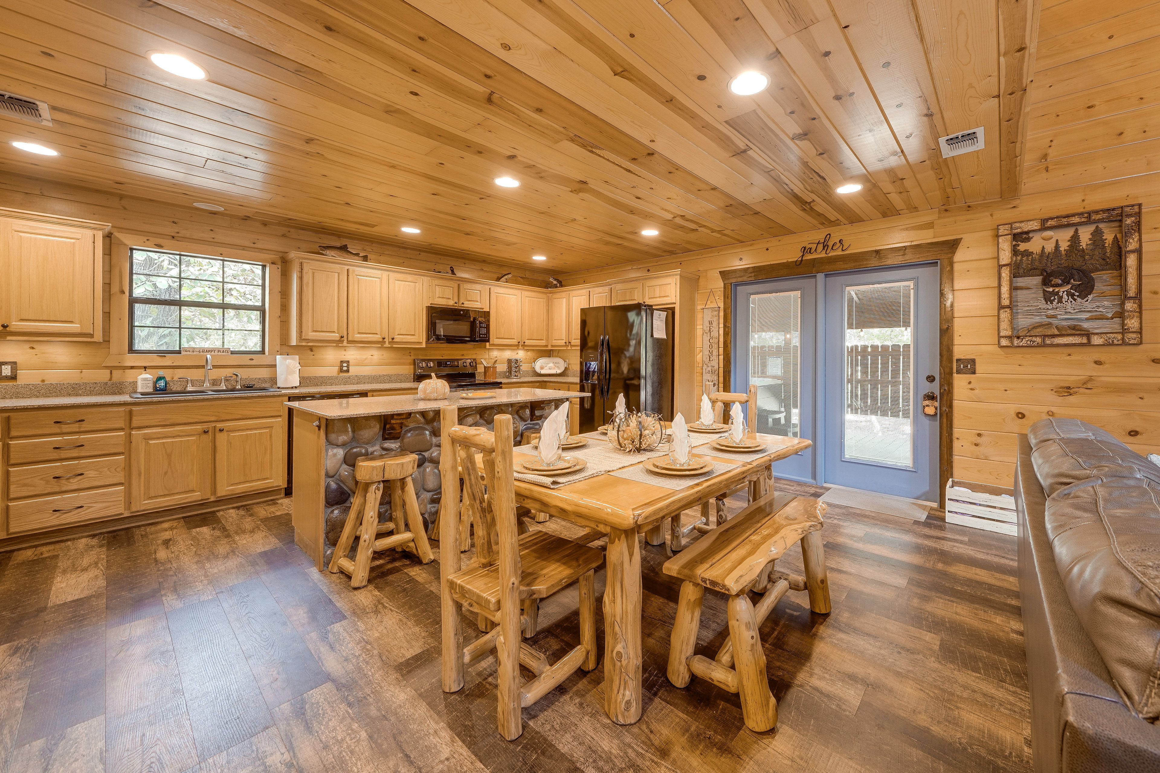Dining Area | Dishes & Flatware Provided | 1st Floor