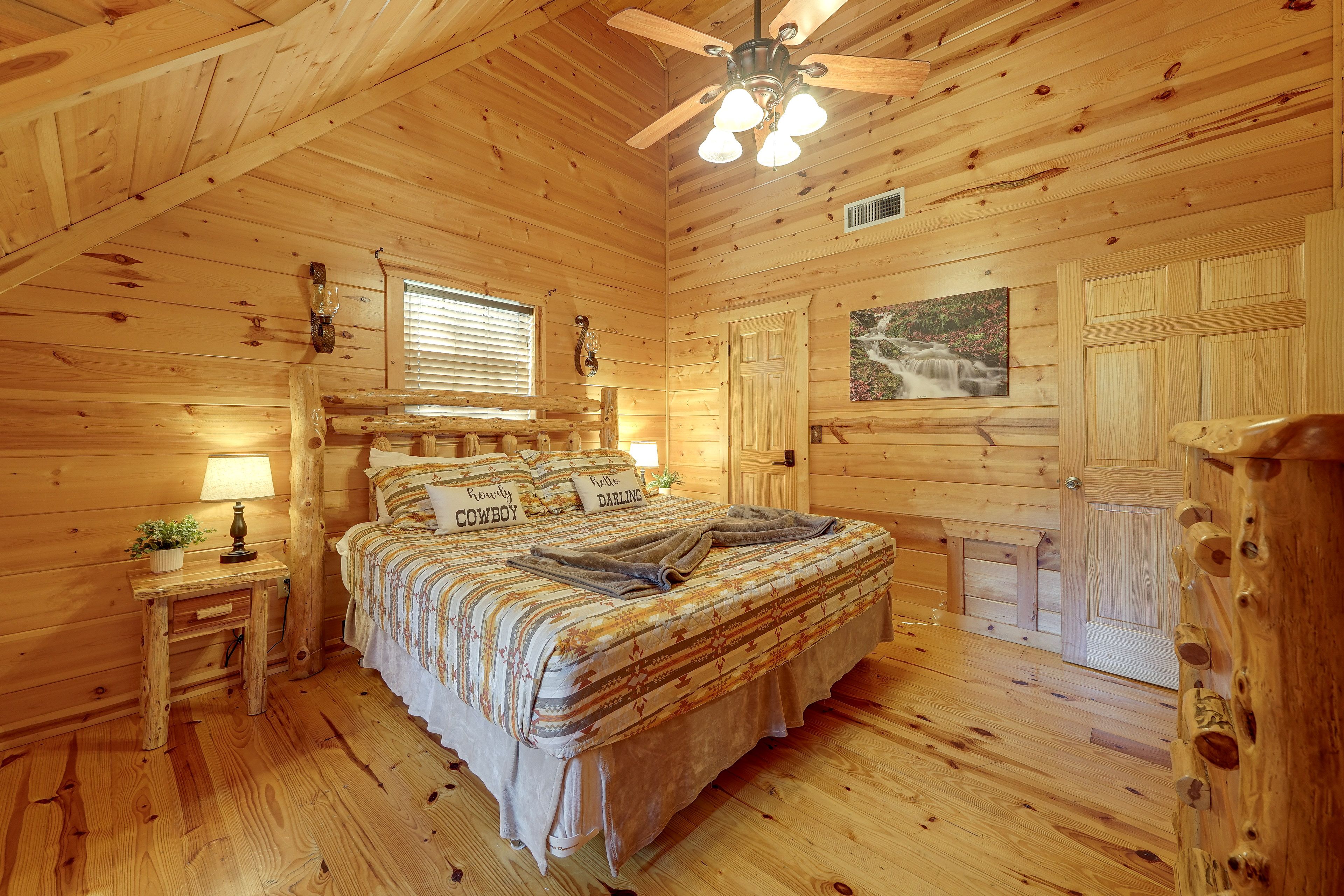 Bedroom 2 | 2nd Floor | King Bed | Smart TV