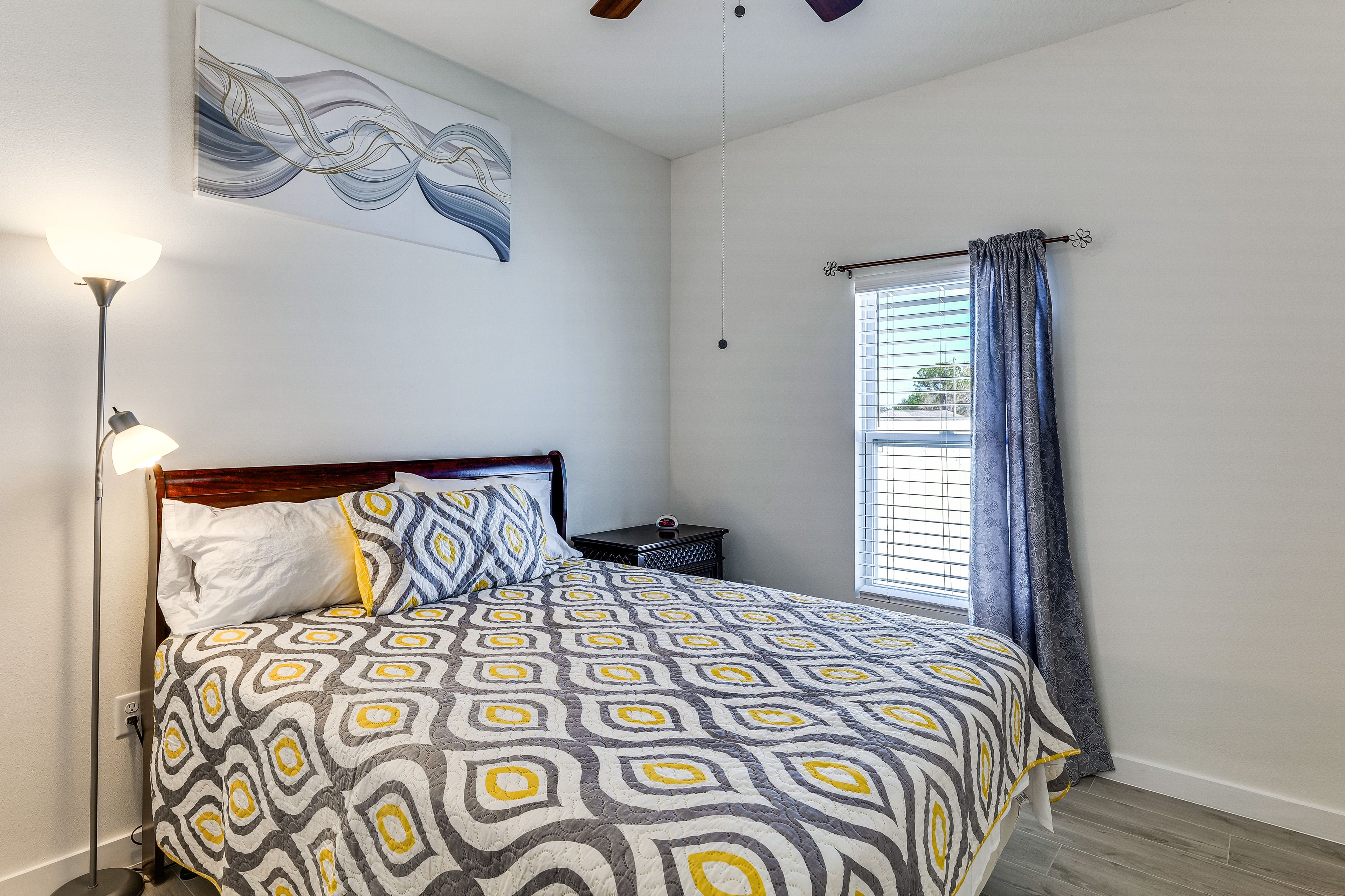 Bedroom 2 | Queen Bed